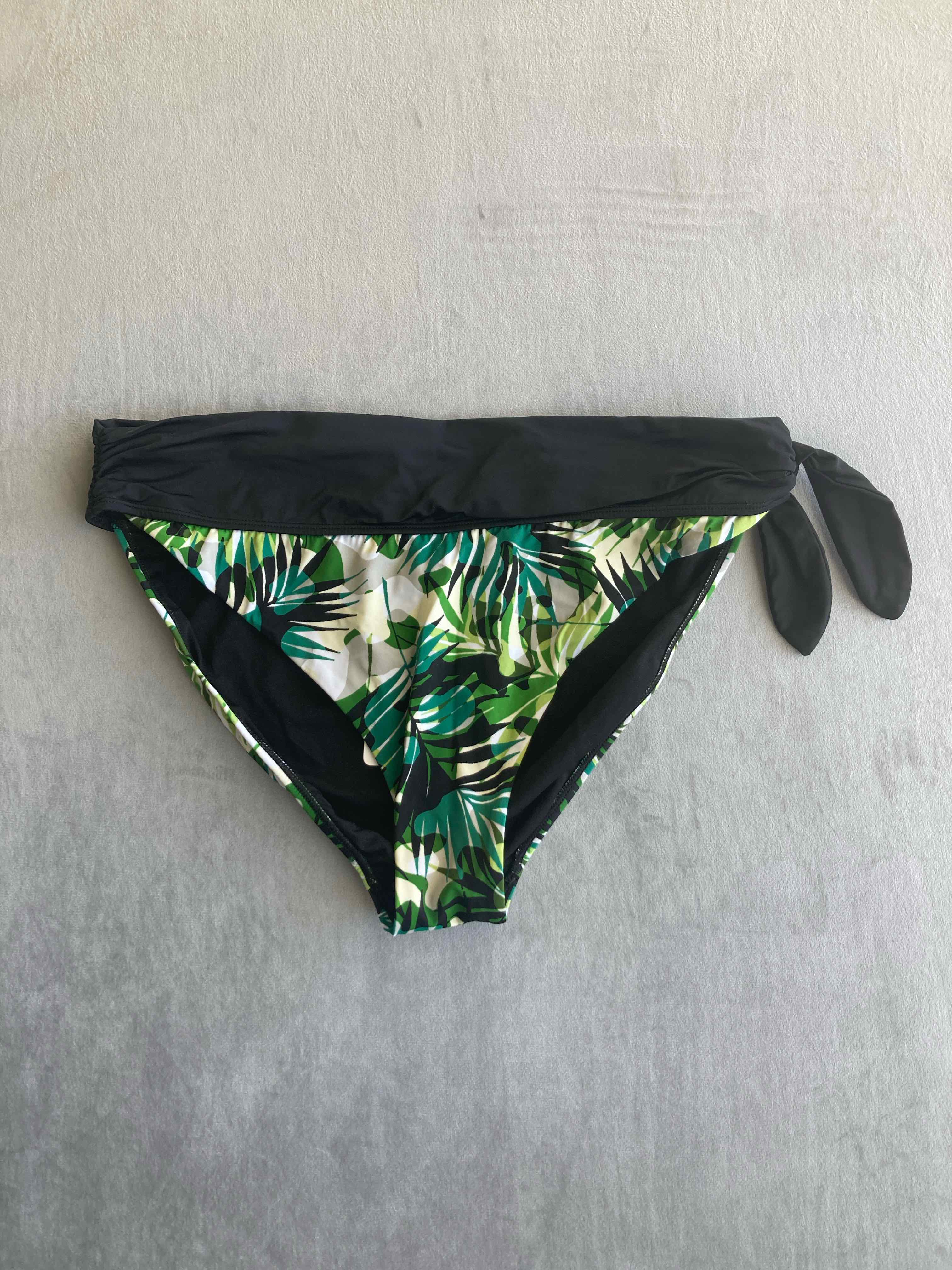 Swimsuits For All Black Green Floral Swim Bottom Large