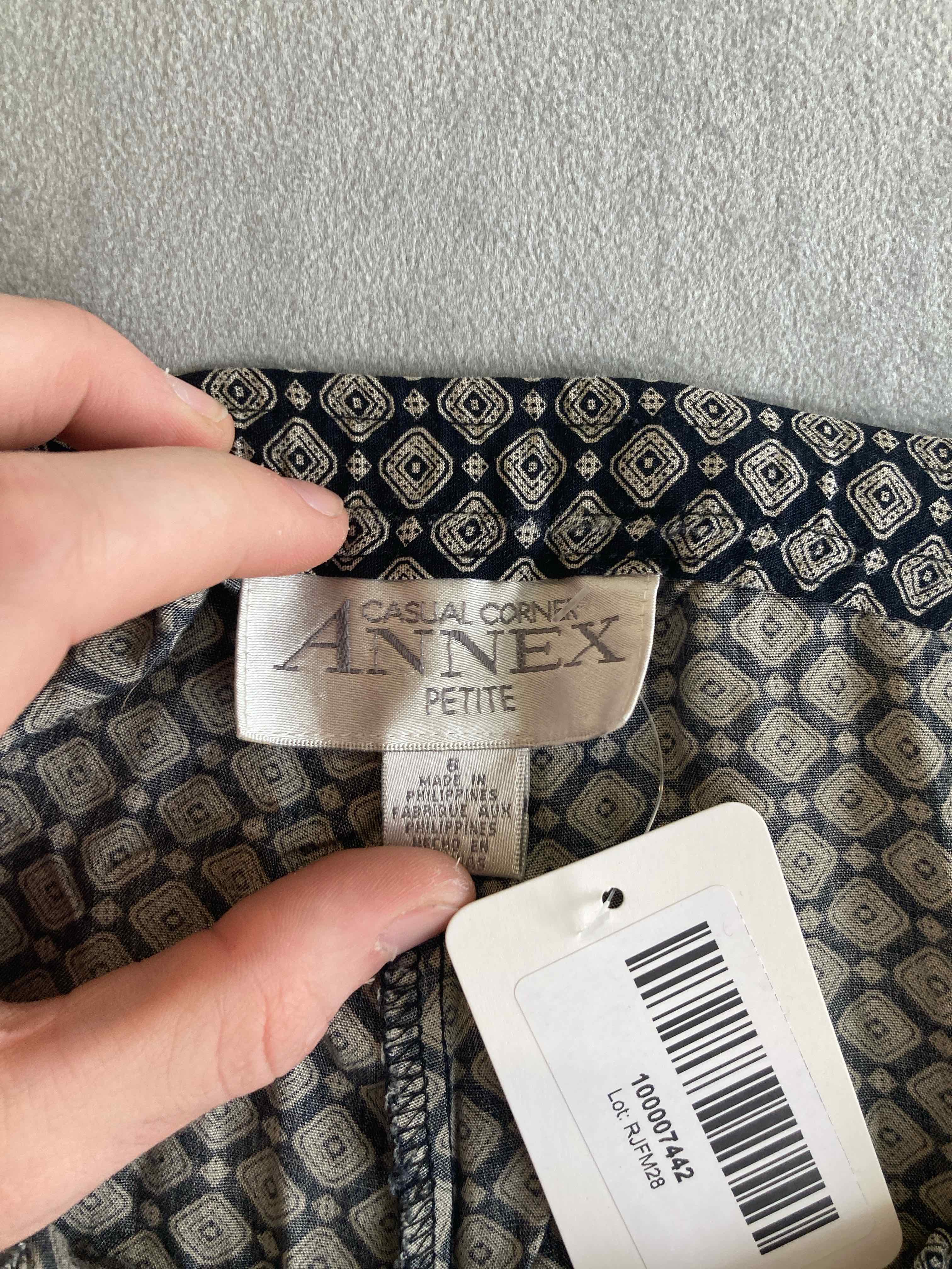 Casual Corner Black White Pattern Rayon Pants Petite