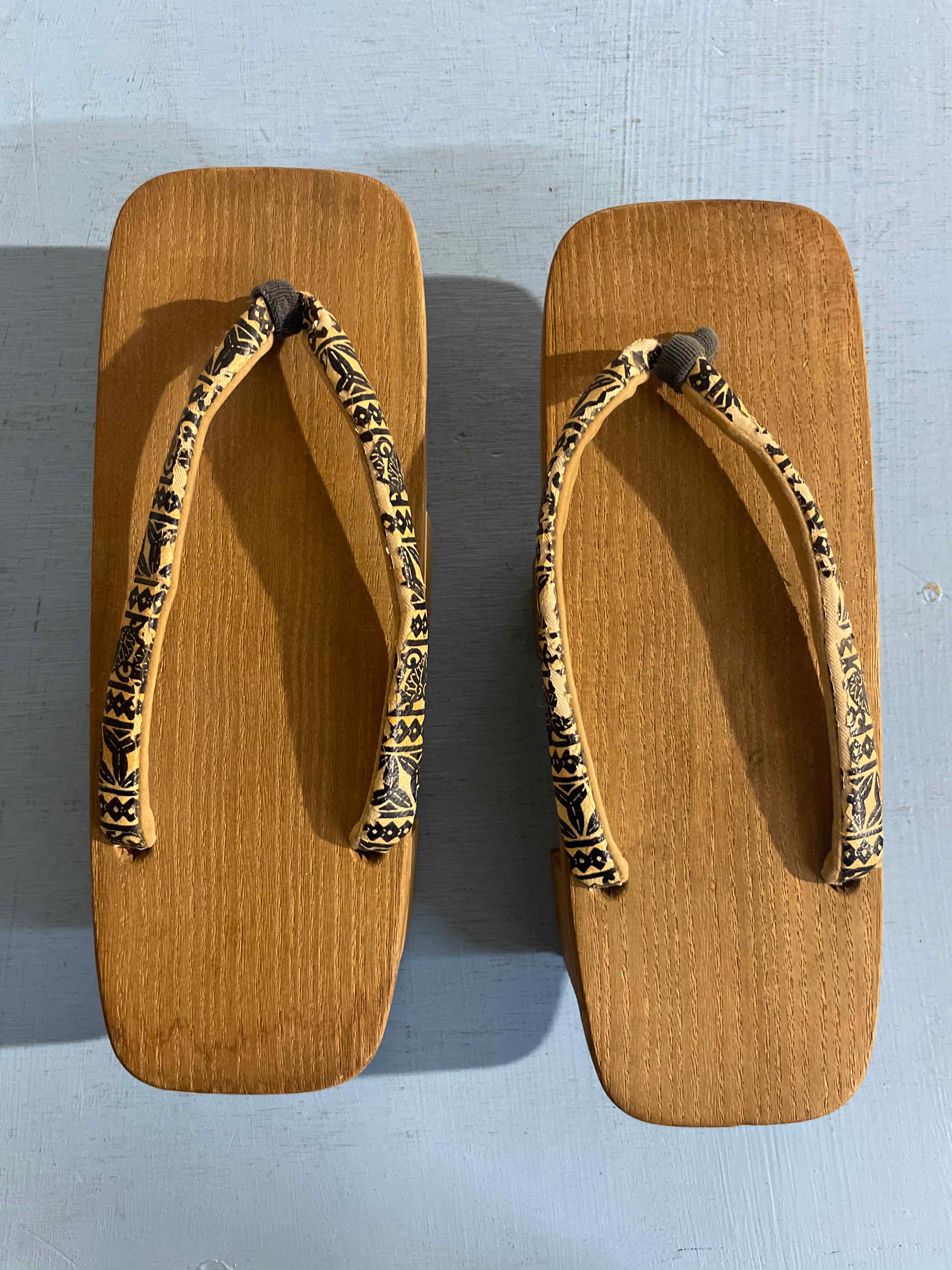 Wood Black Patterned Flip Flops