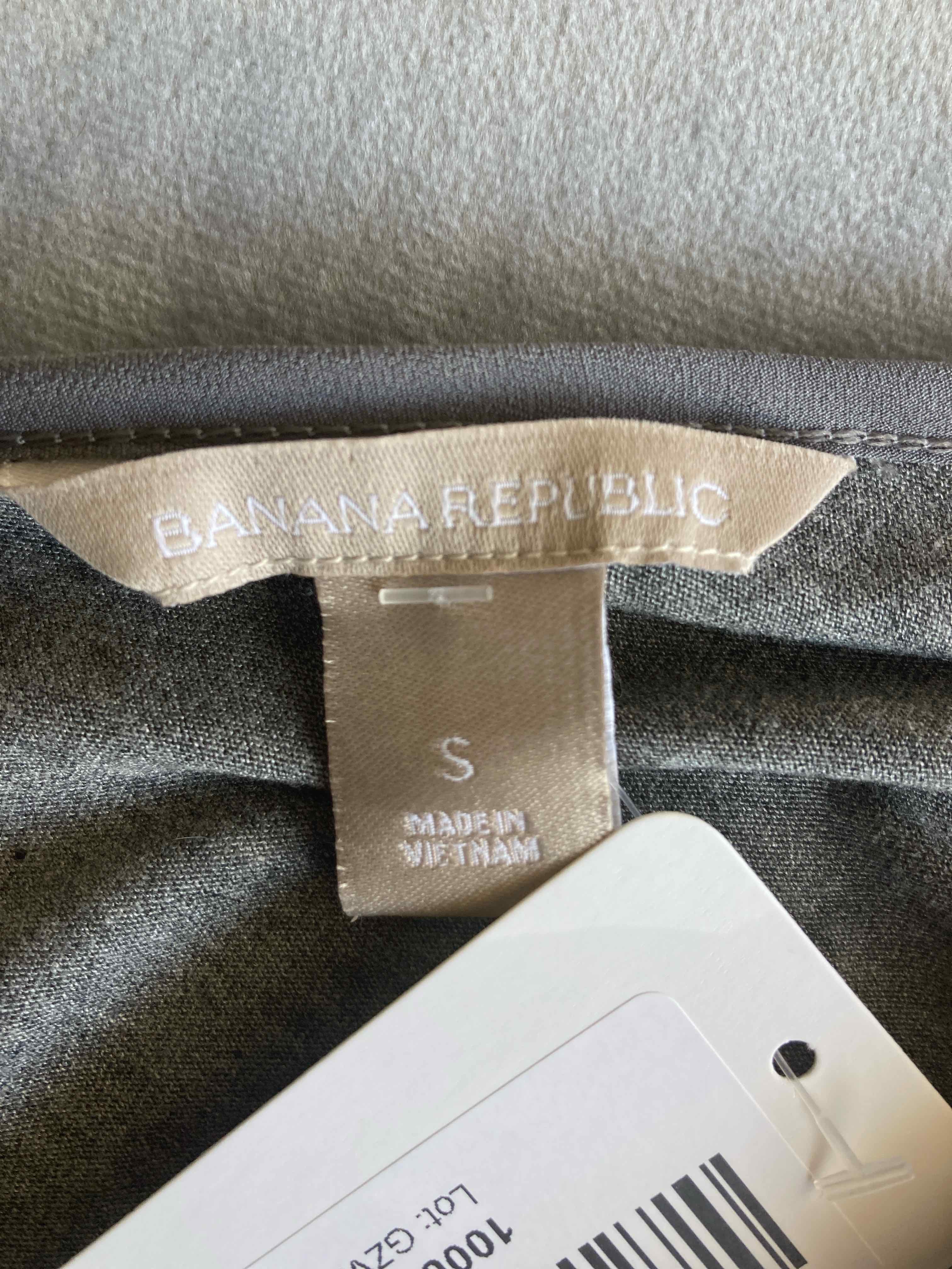 Banana Republic Gray Sequin Blend Tank Small