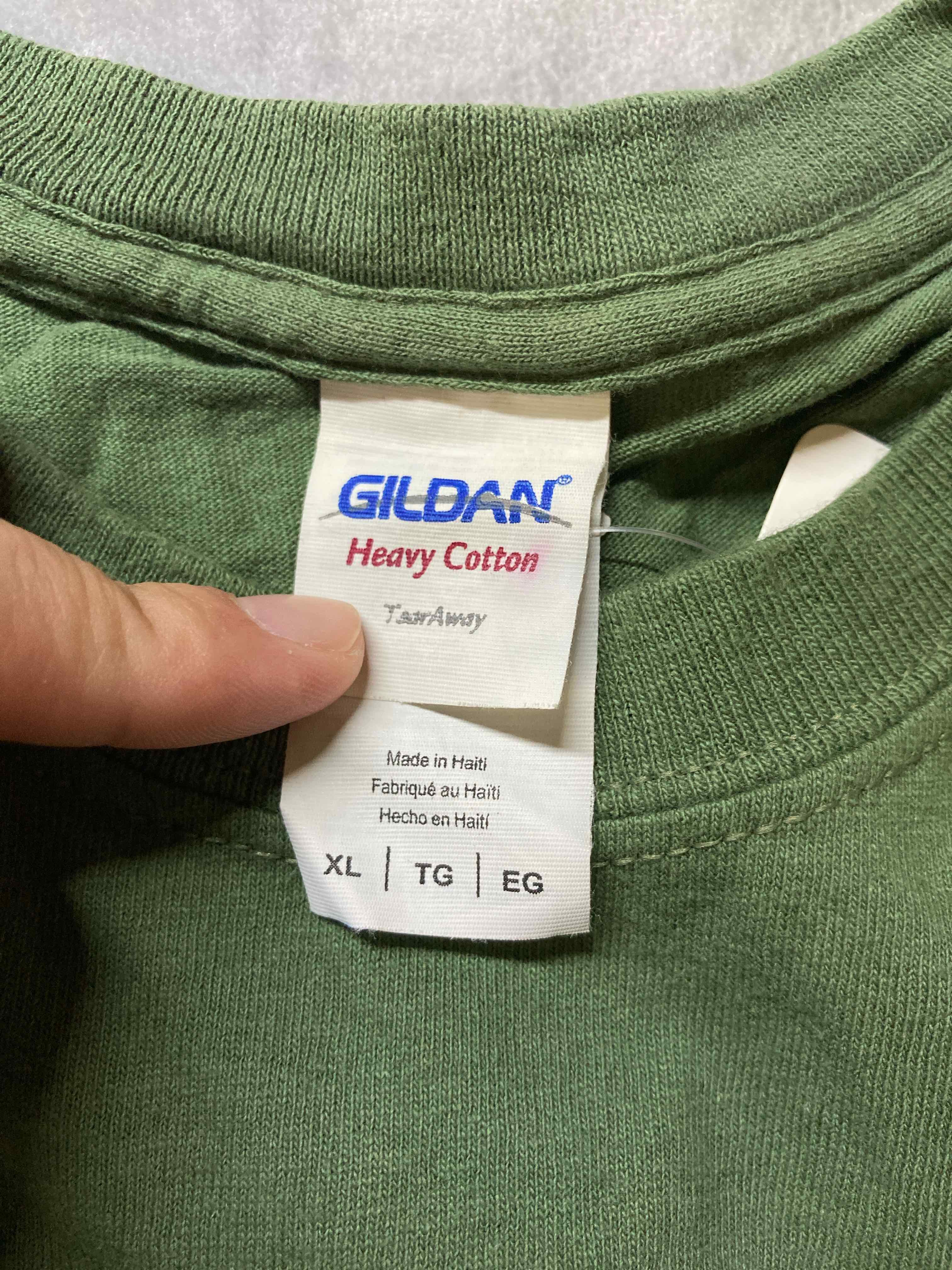 Gildan green cotton graphic t shirt size XL