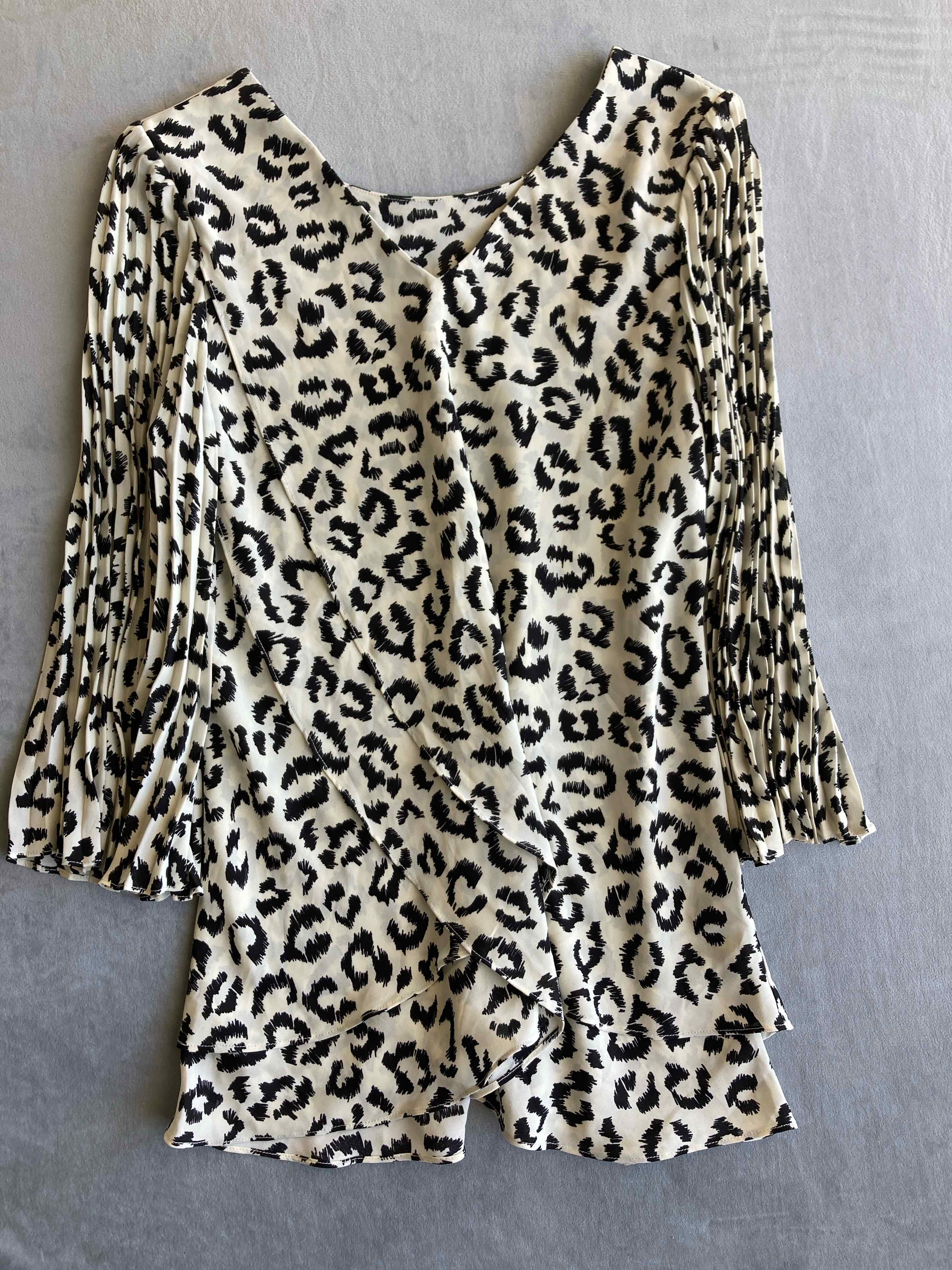 Laurie Felt Cream Black Animal Print Blouse Small Medium