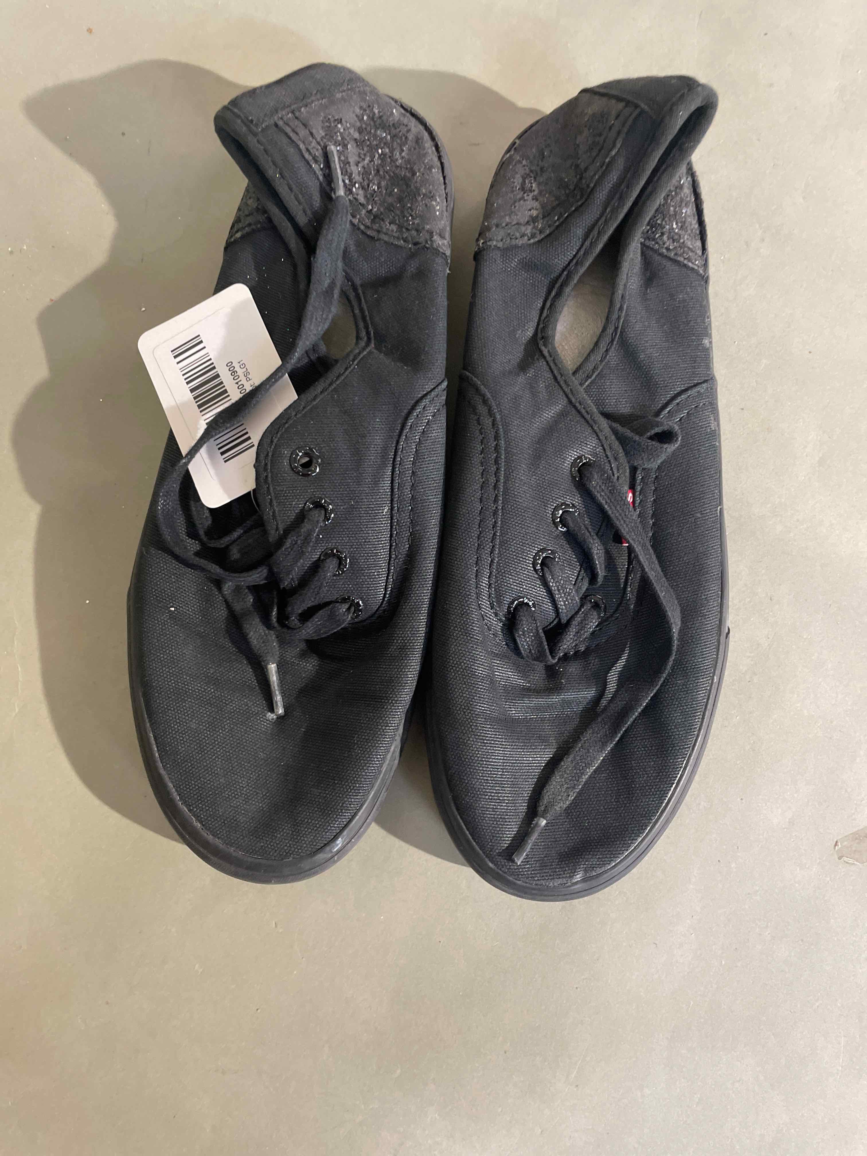 Levi's Black Canvas Sneakers