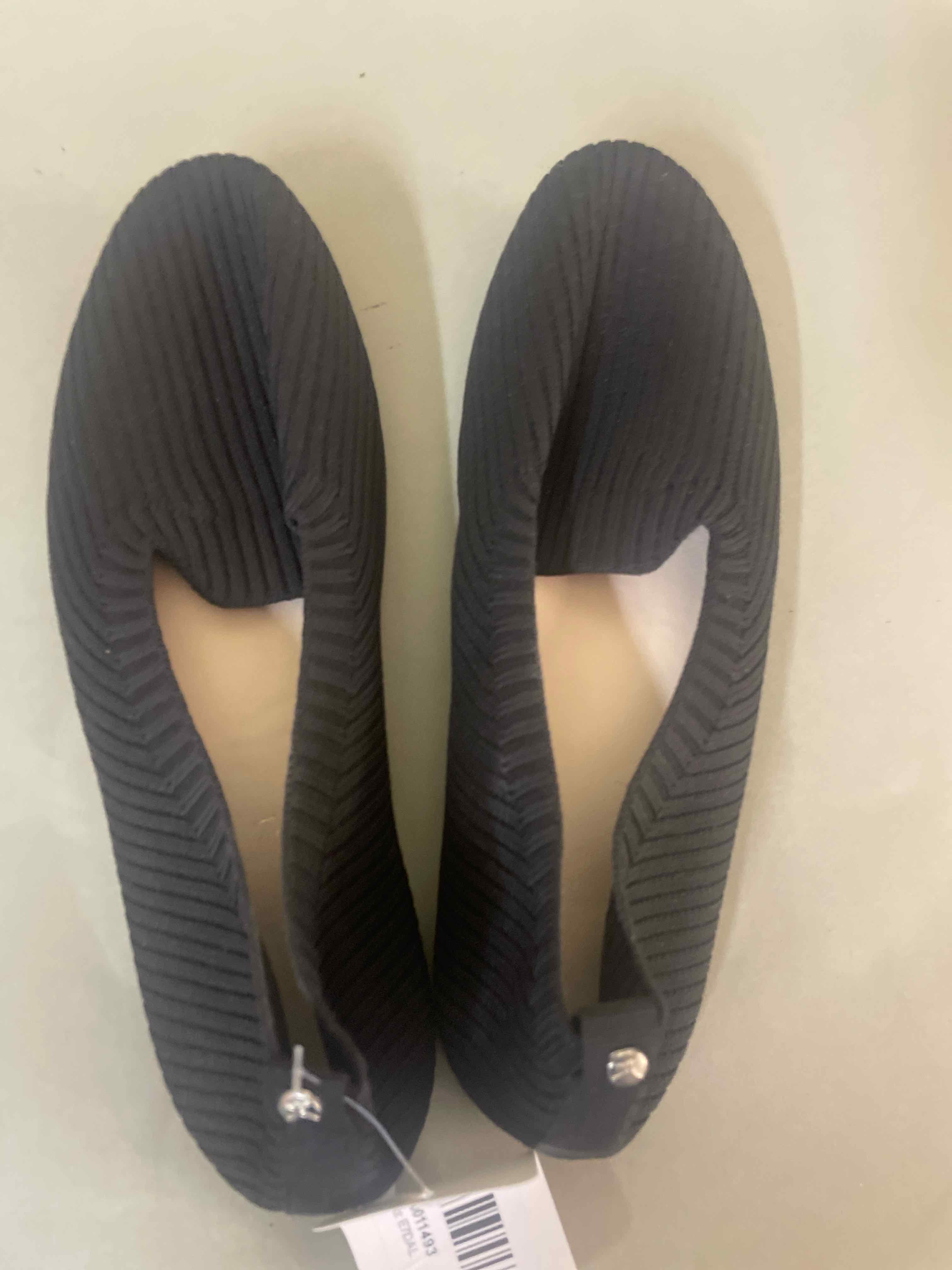 Vish Black Vegan Textile Slip-On Flats Size 8