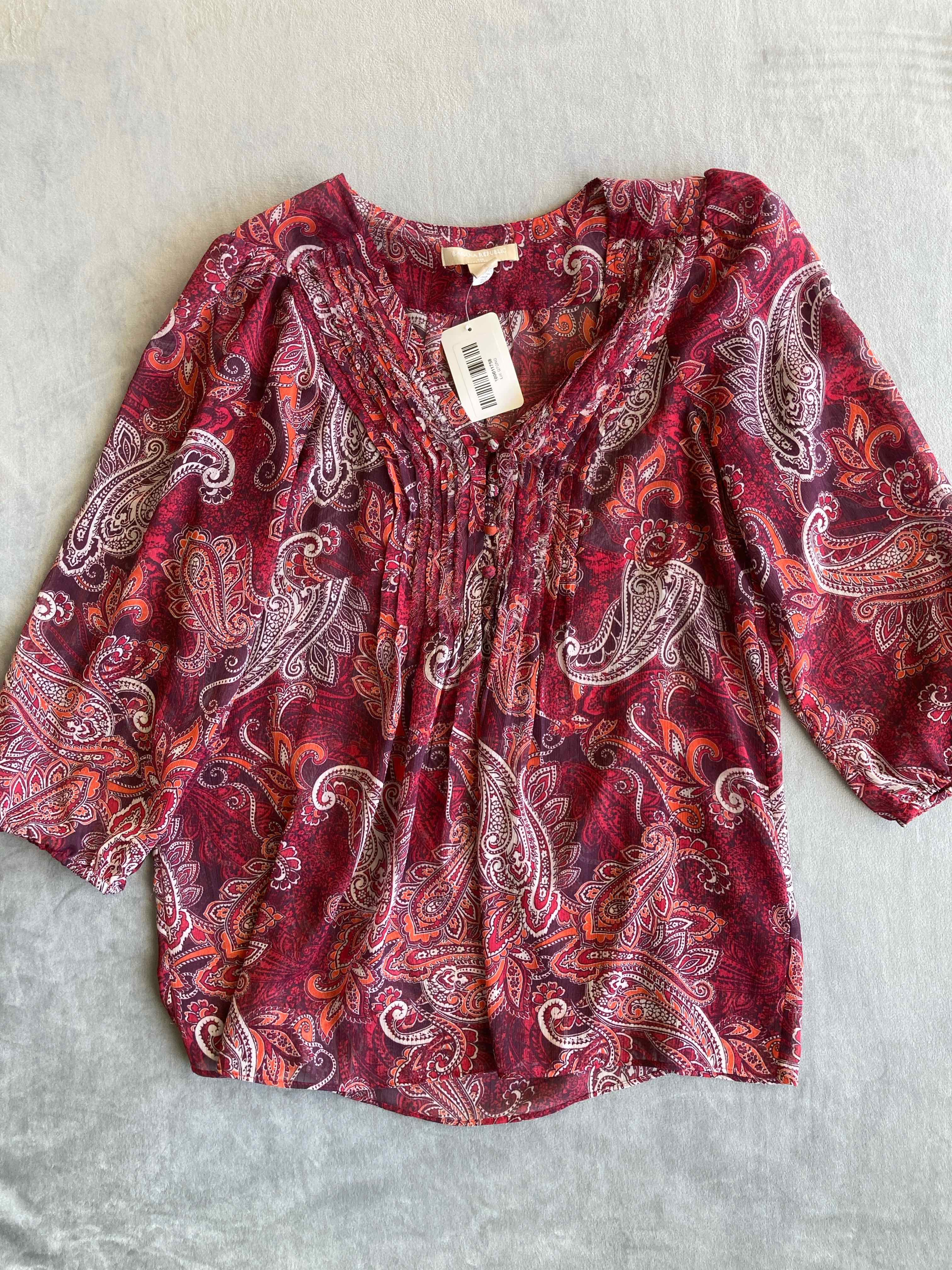 Banana Republic Red Paisley Polyester Blouse Small
