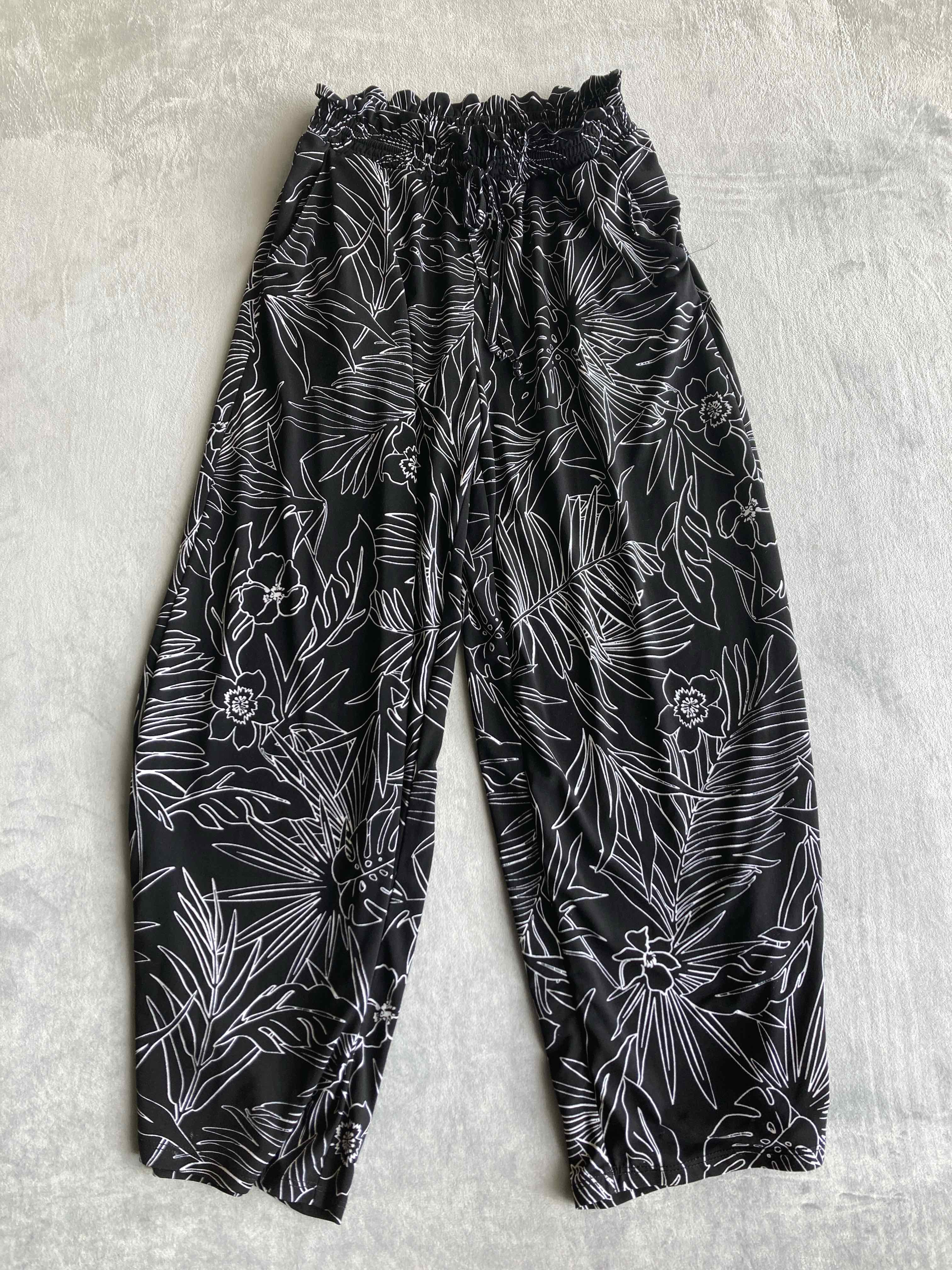Ellen Tracy Black White Floral Pattern Pants Small