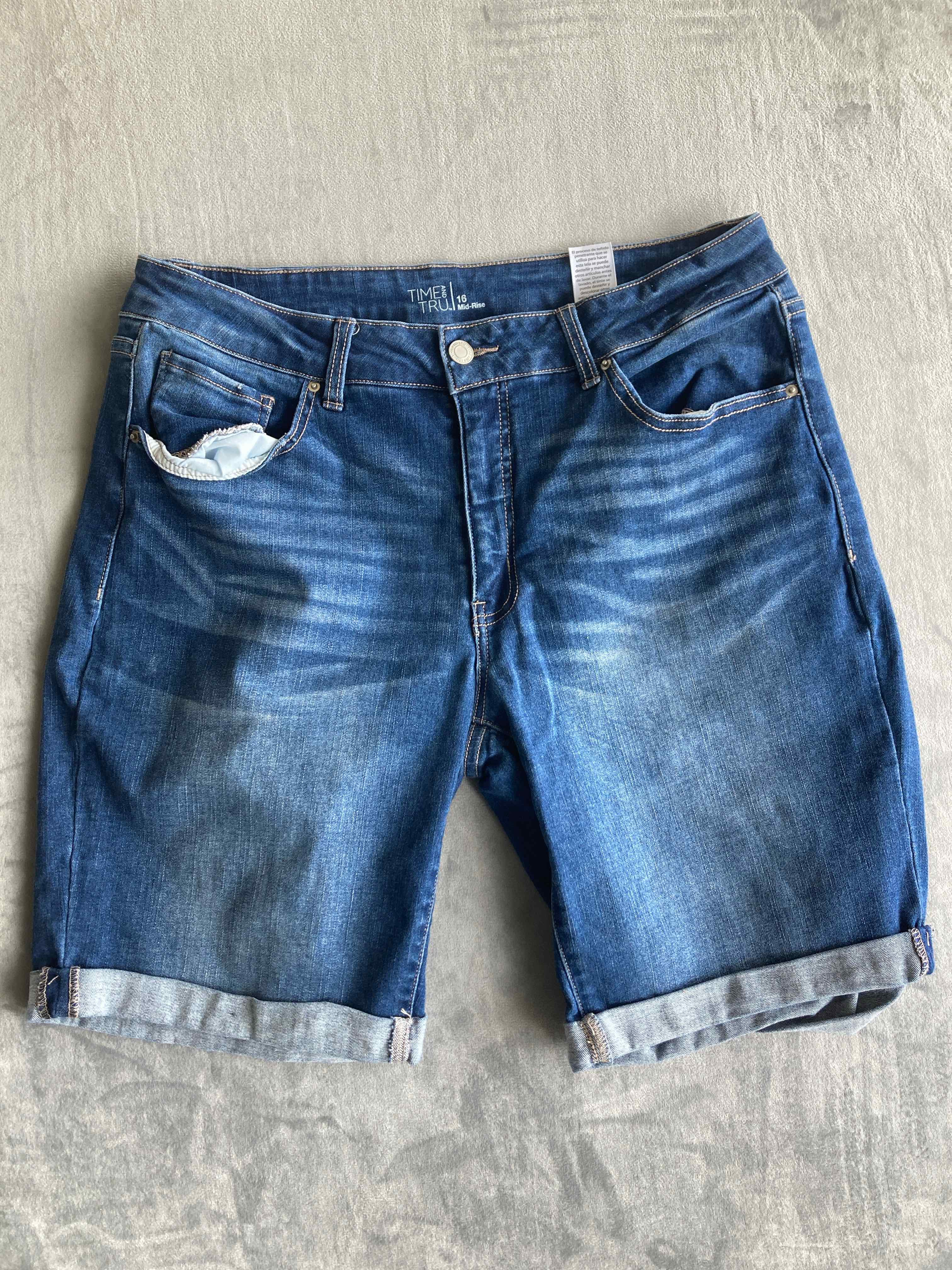 Time and Tru Blue Denim Mid Rise Shorts 16
