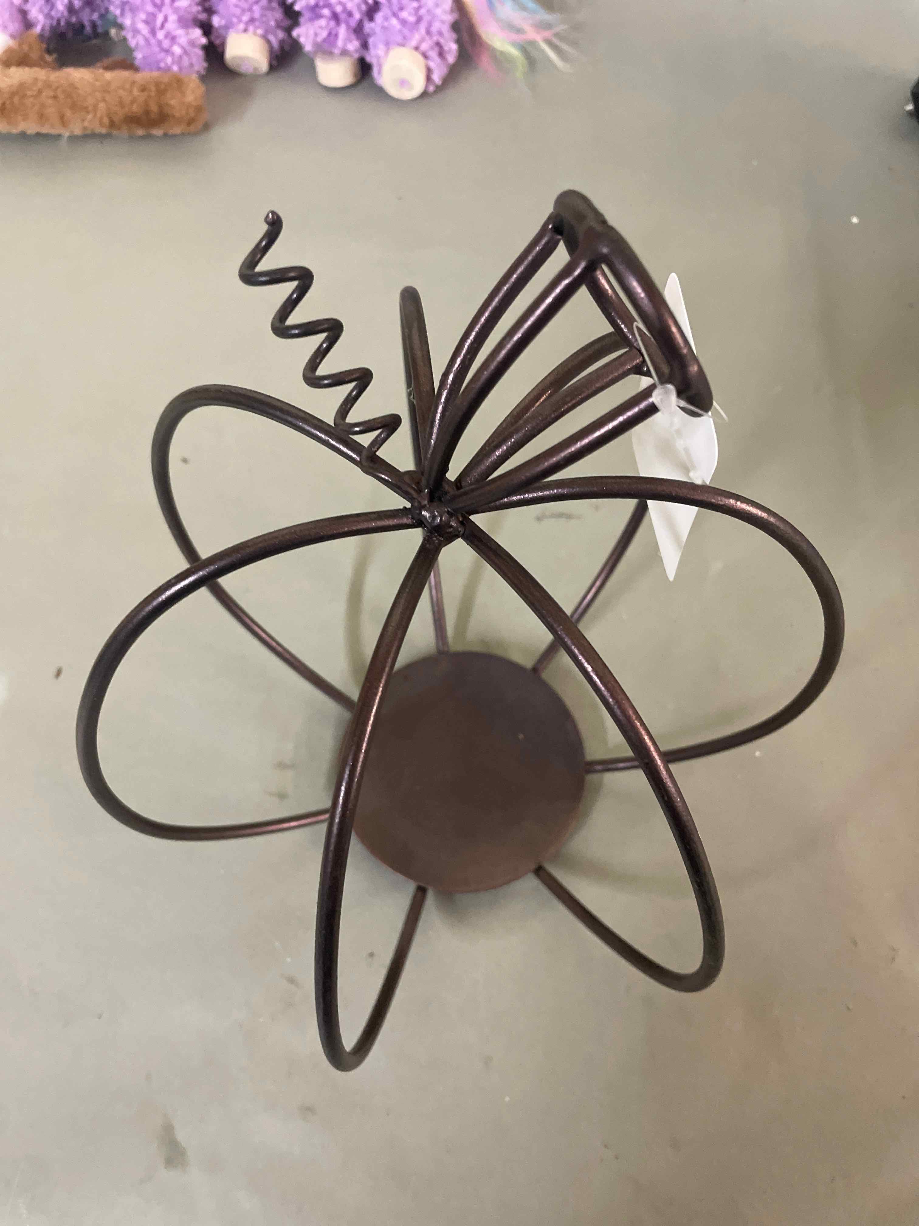 Brown Metal Wire Flower Pot Holder