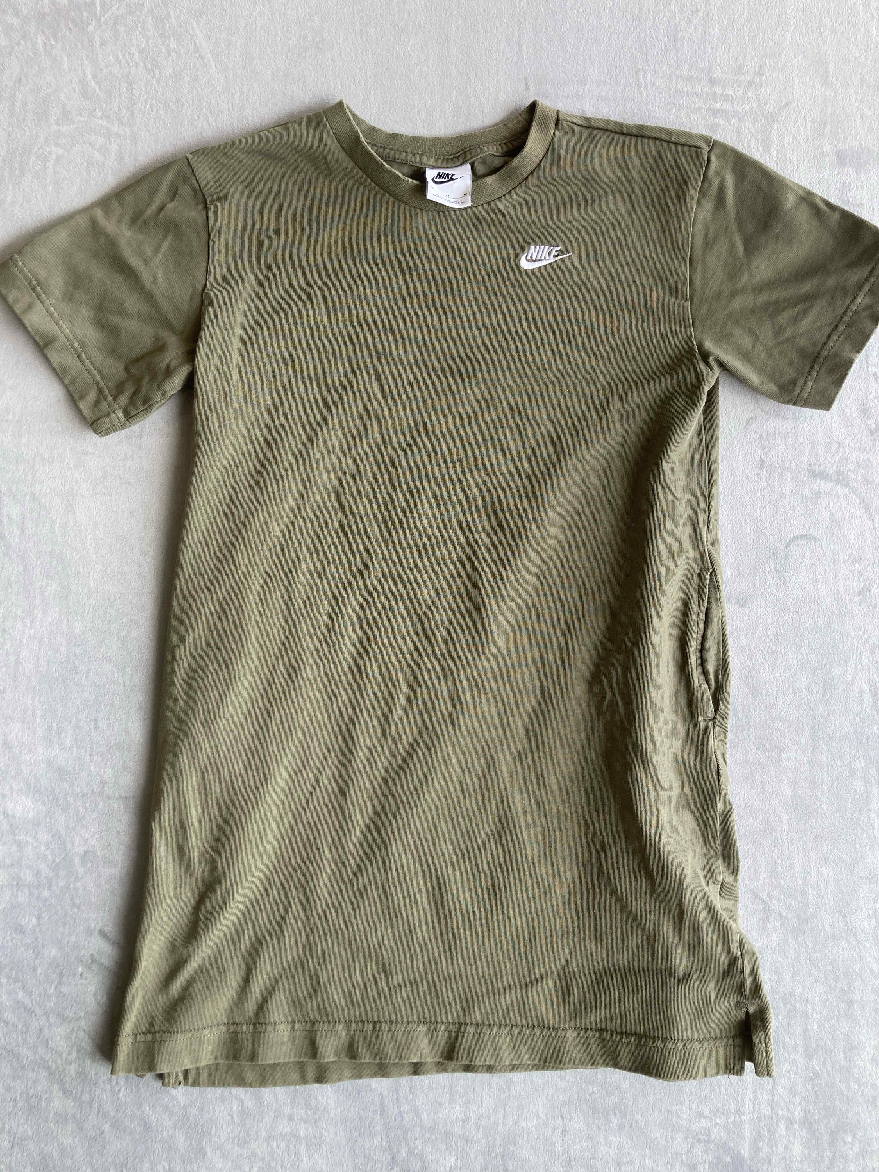 Nike Olive T-Shirt Medium