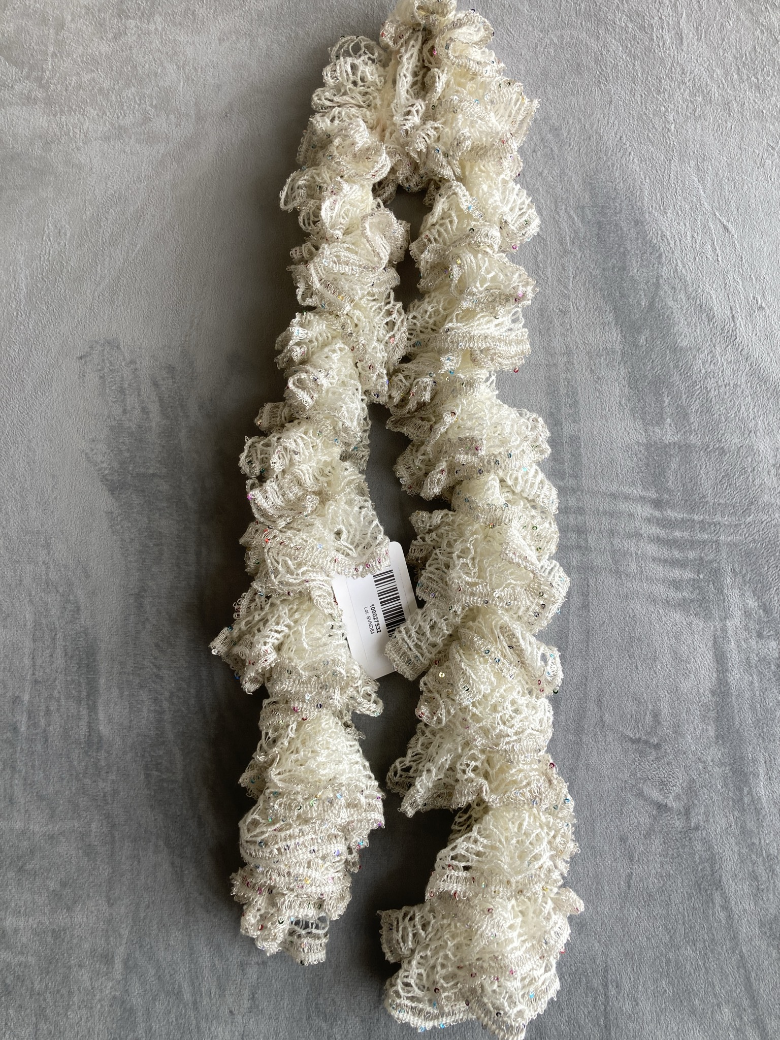 Michele's White Ruffled Hair Accessory