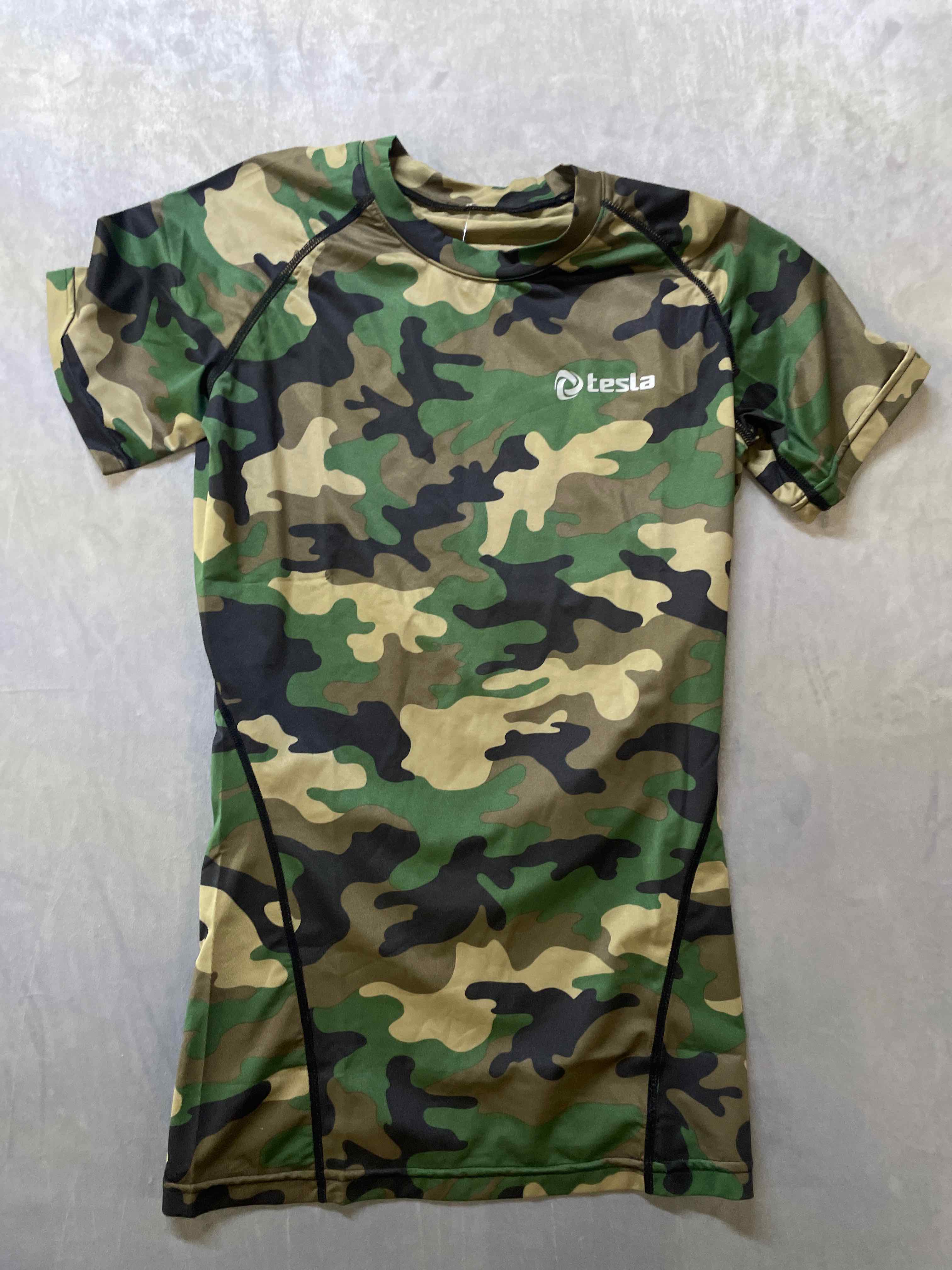 Tesla Green Camouflage Polyester blend athletic shirt size small