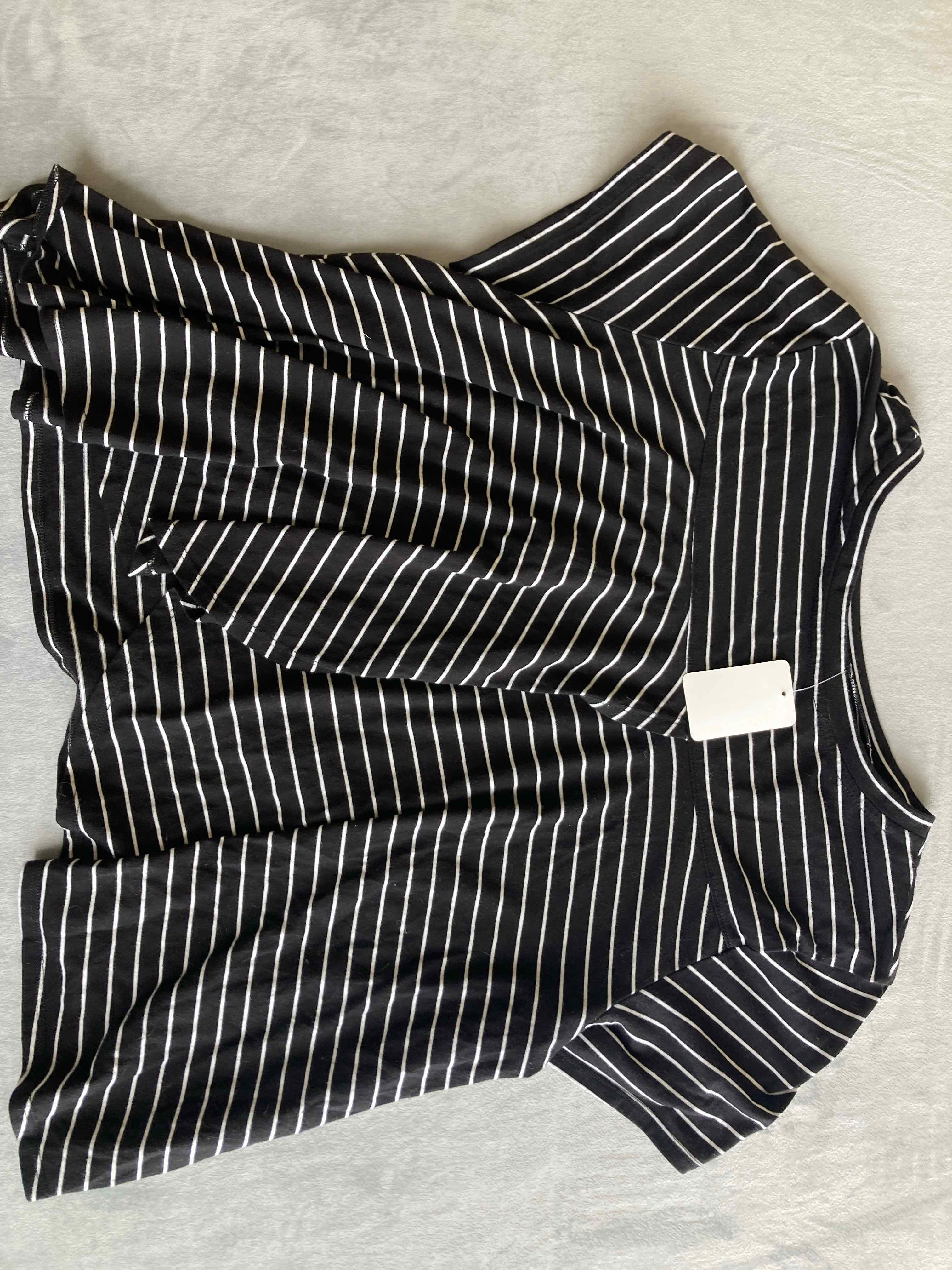 Striped Black and White T-Shirt XL