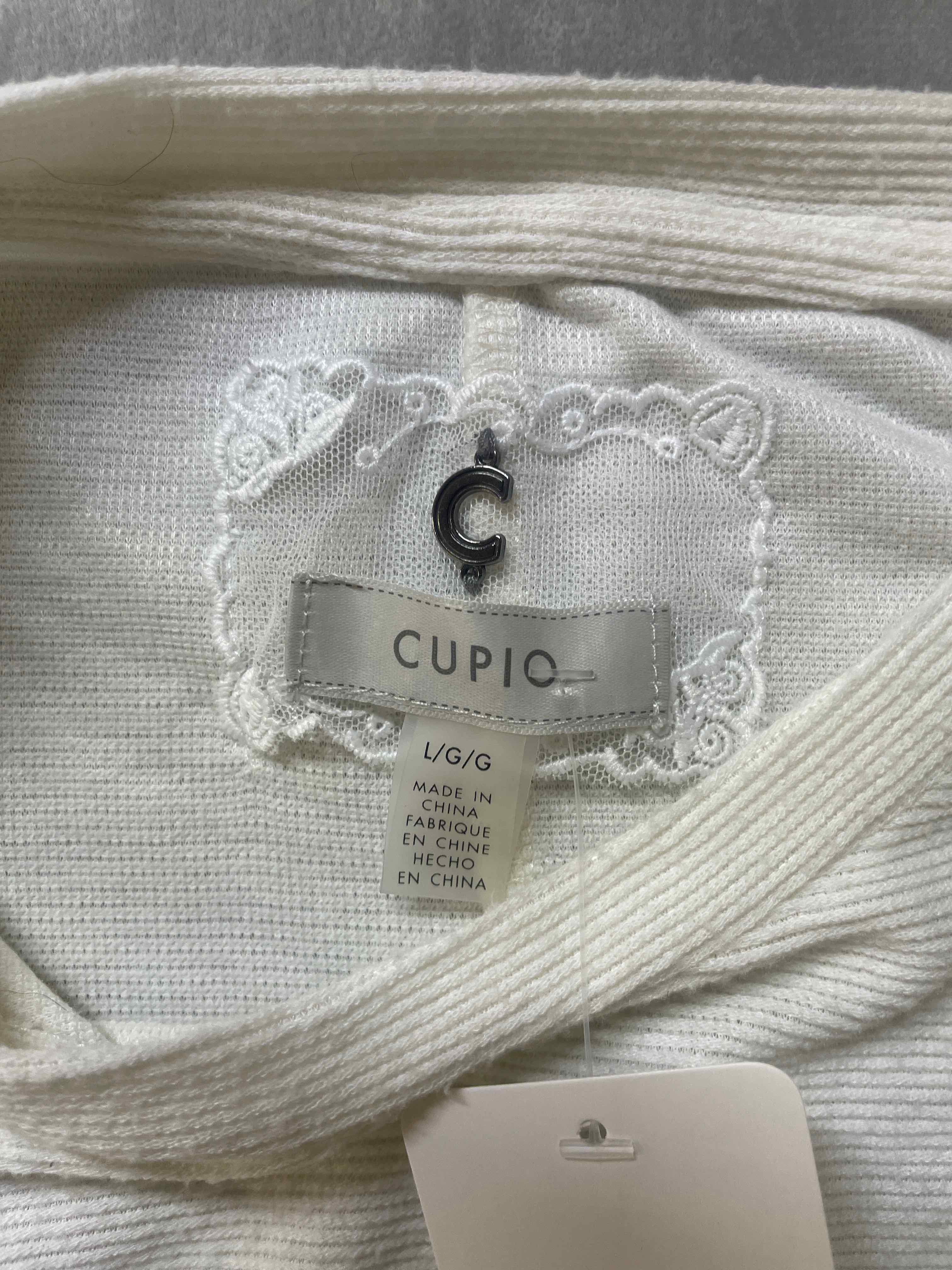 CUPIO White Polyester Rayon Shirt Size 4/G