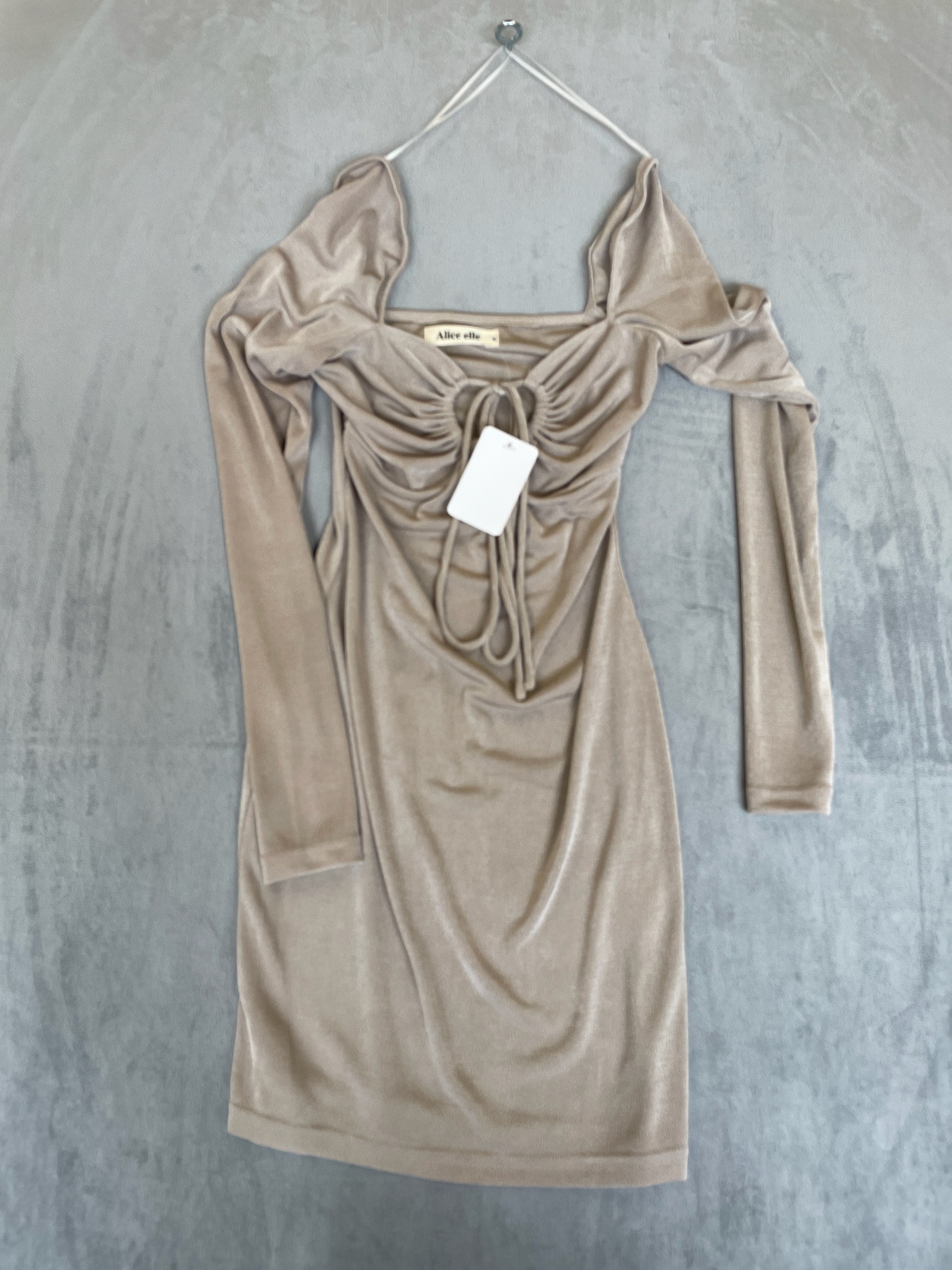 Alice elle Beige Ruched Long Sleeve Dress Size 6