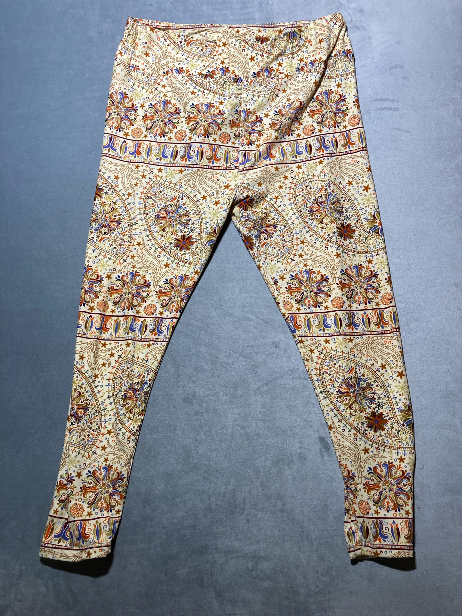 LuLaRoe Cream Paisley Polyester-Spandex Leggings Size TC2
