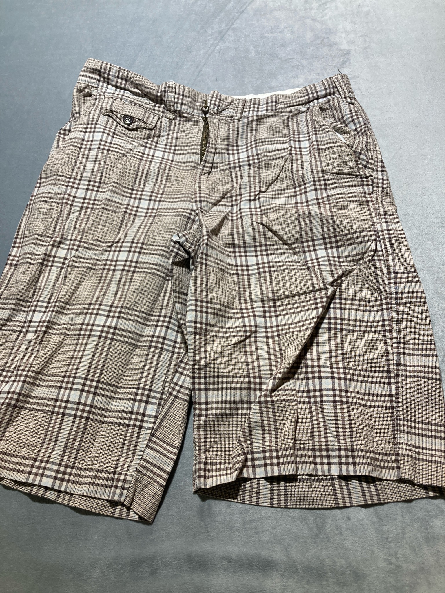 American Rag beige and brown plaid cotton shorts size 32