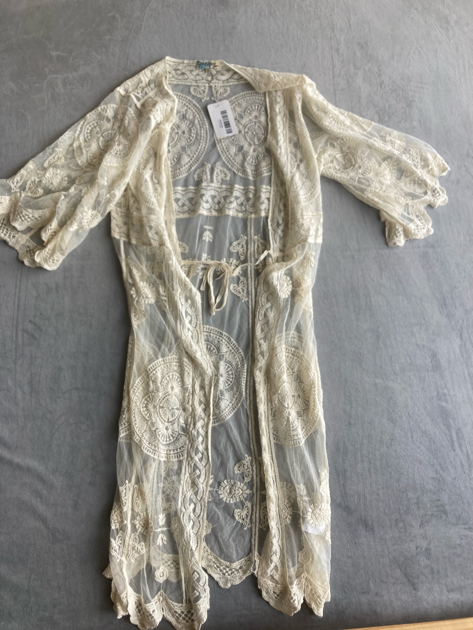 Rebellion again Ivory Embroidered Lace Kimono Size Small