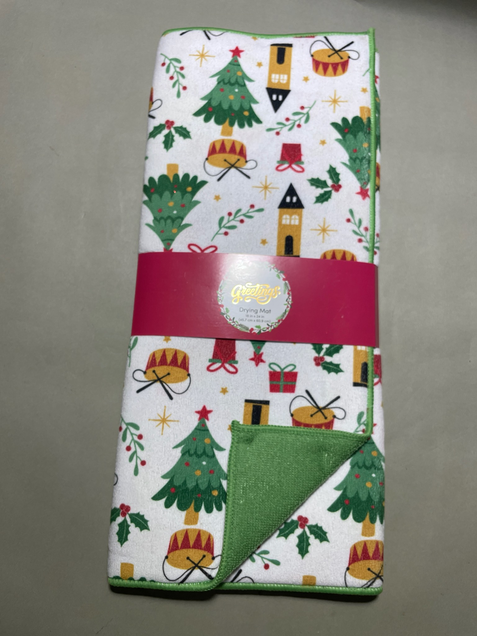 Season's Greetings White Holiday Drying Mat Size 18 in x 24 in