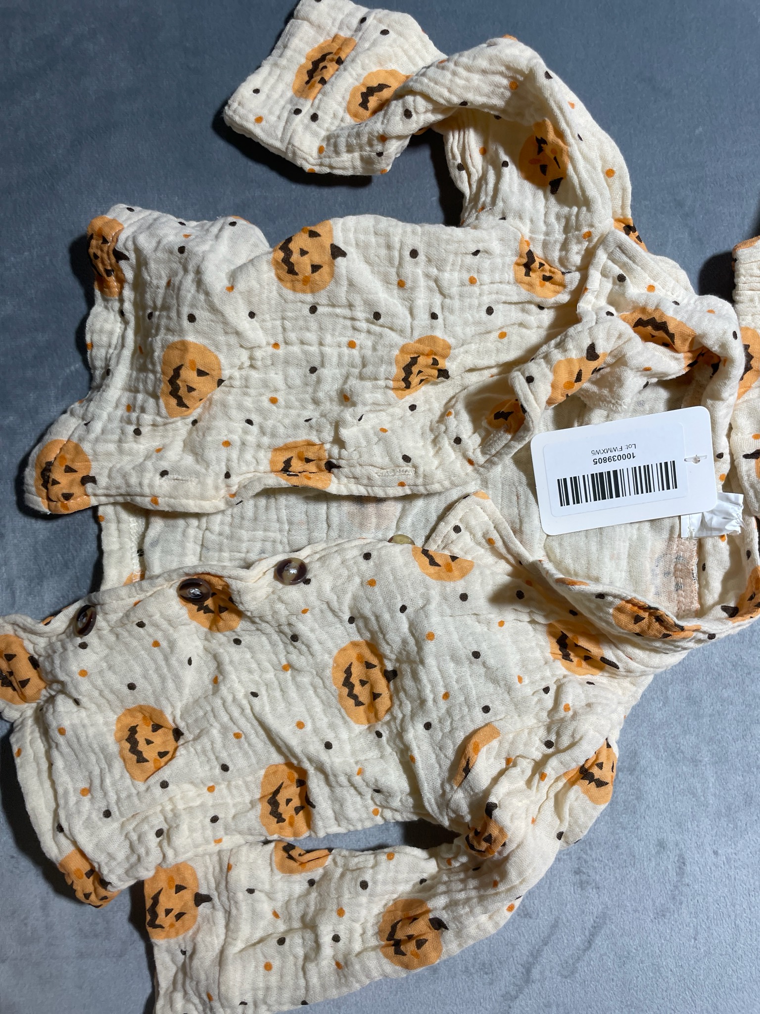 Cream Pumpkin Print Long Sleeve button up Shirt Size