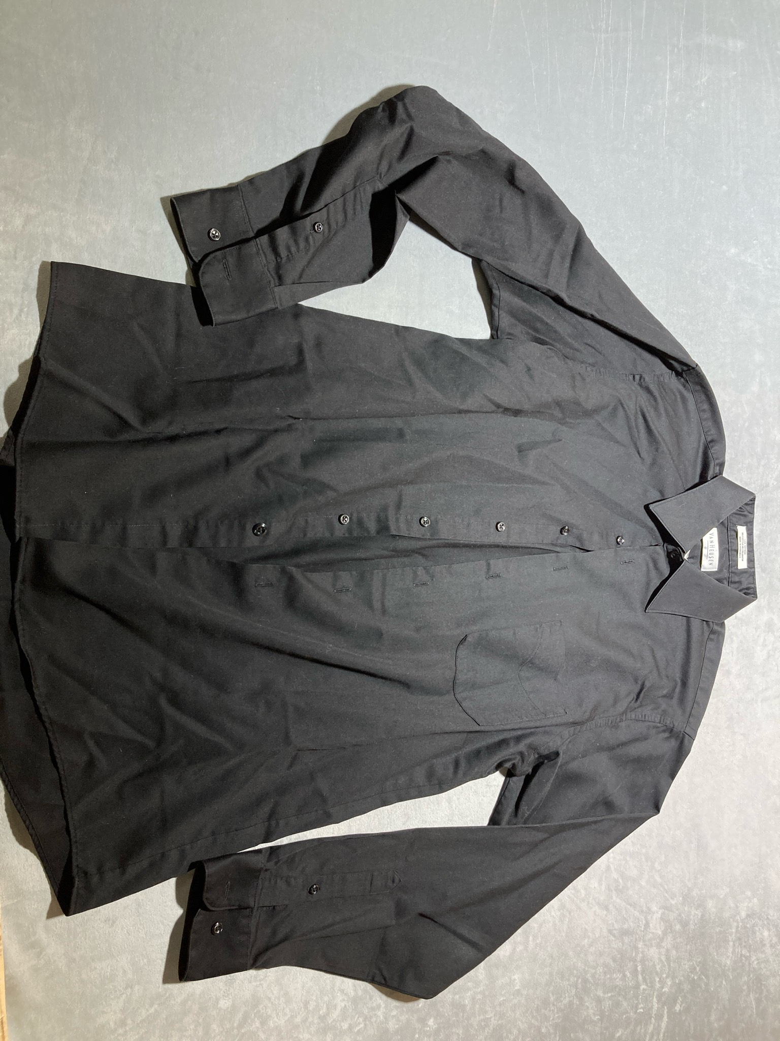 Van Heusen Black Cotton blend button up shirt size medium