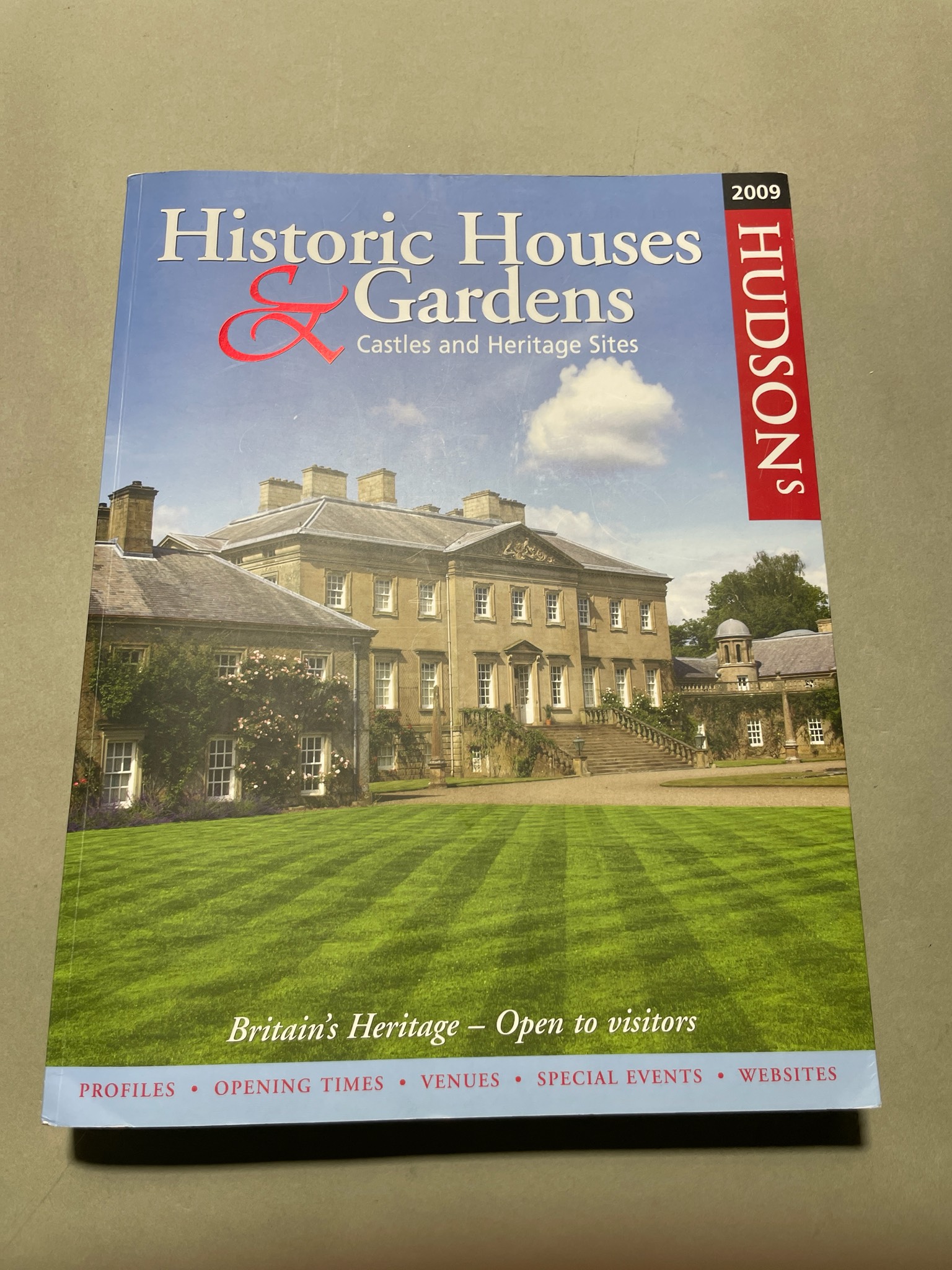 Hudson's Historic Houses & Gardens Book