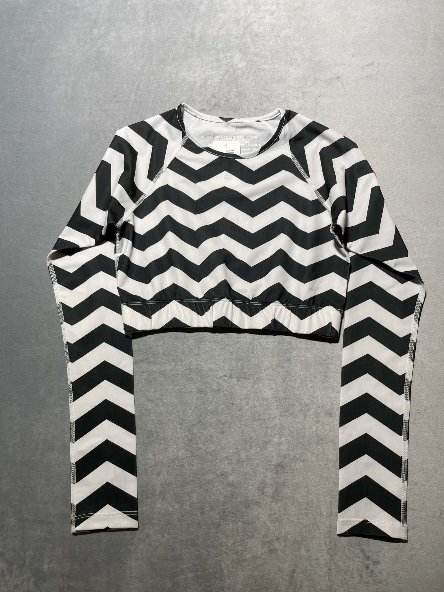 Running Skirts Black White Chevron Polyester-Spandex Long Sleeve Cropped Top