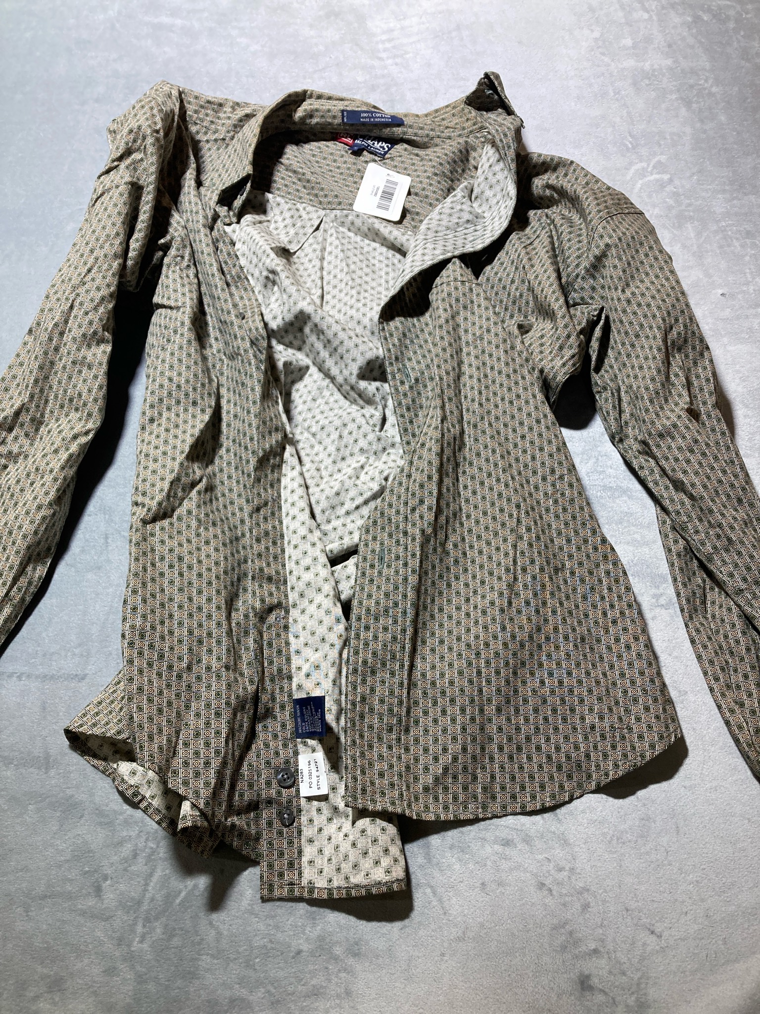 Chaps / Ralph Lauren green patterned cotton button up shirt size medium size medium