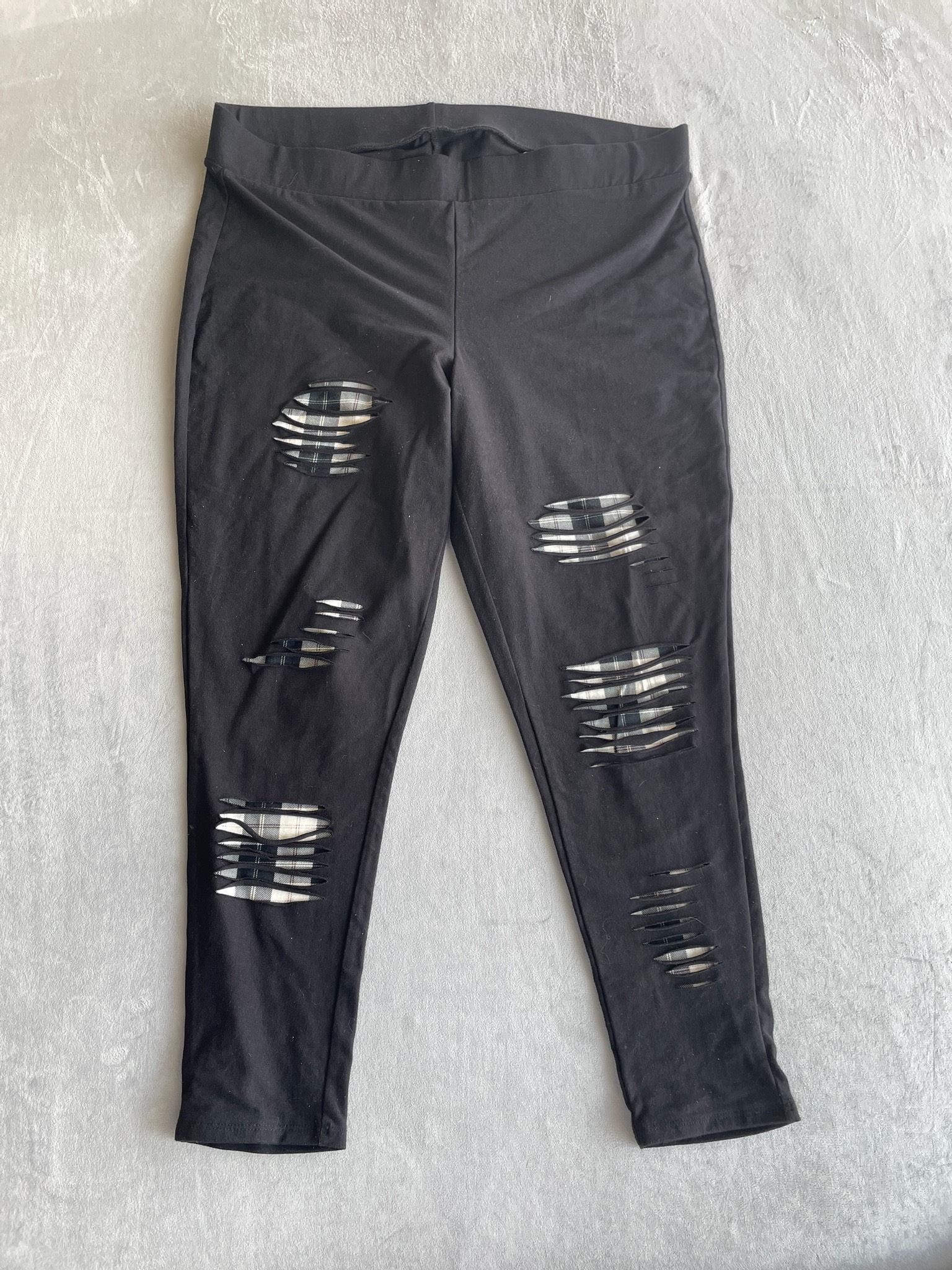 Torrid Black Cotton-Spandex Leggings Size Size 3