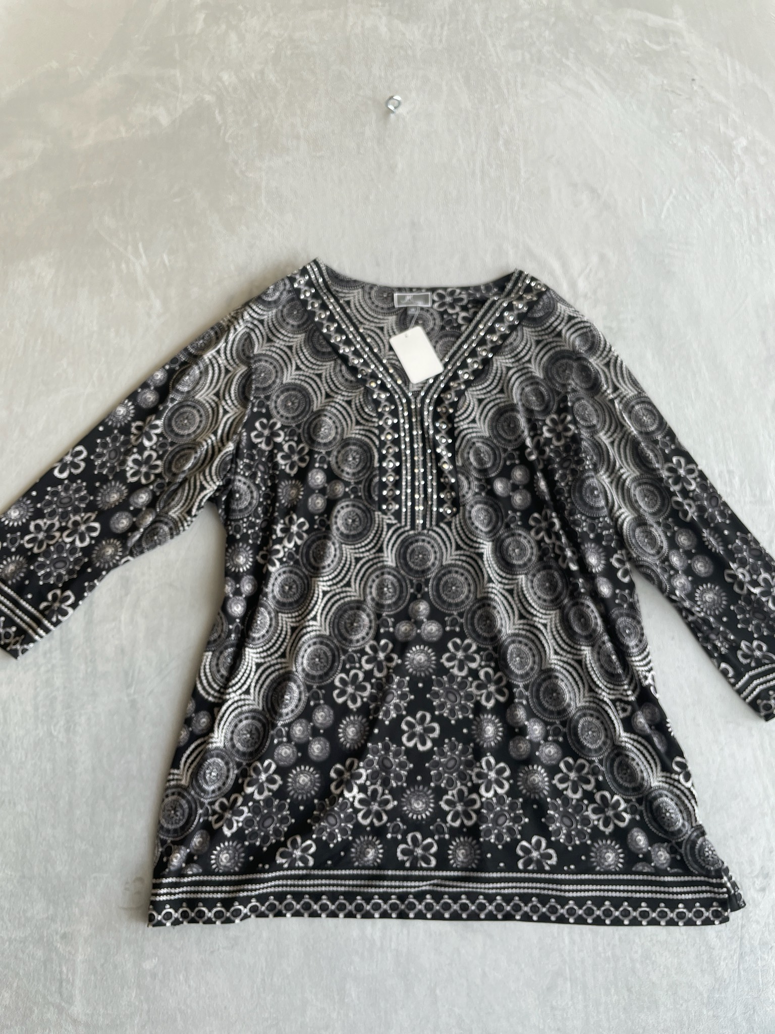 M Collection Black Medallion Print Knit Tunic Size 3X