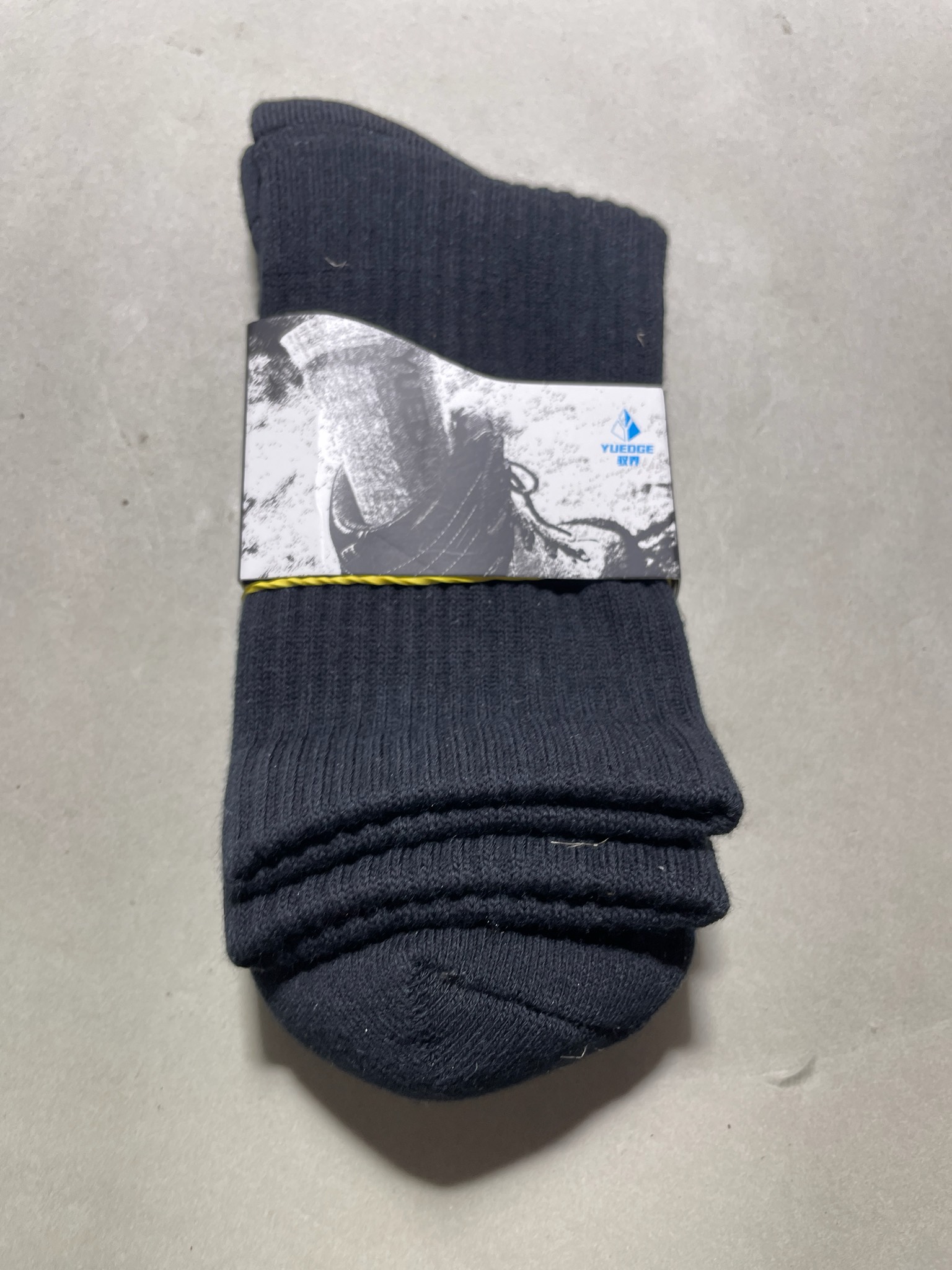 YUEDGE Black Ribbed Knit Crew Socks
