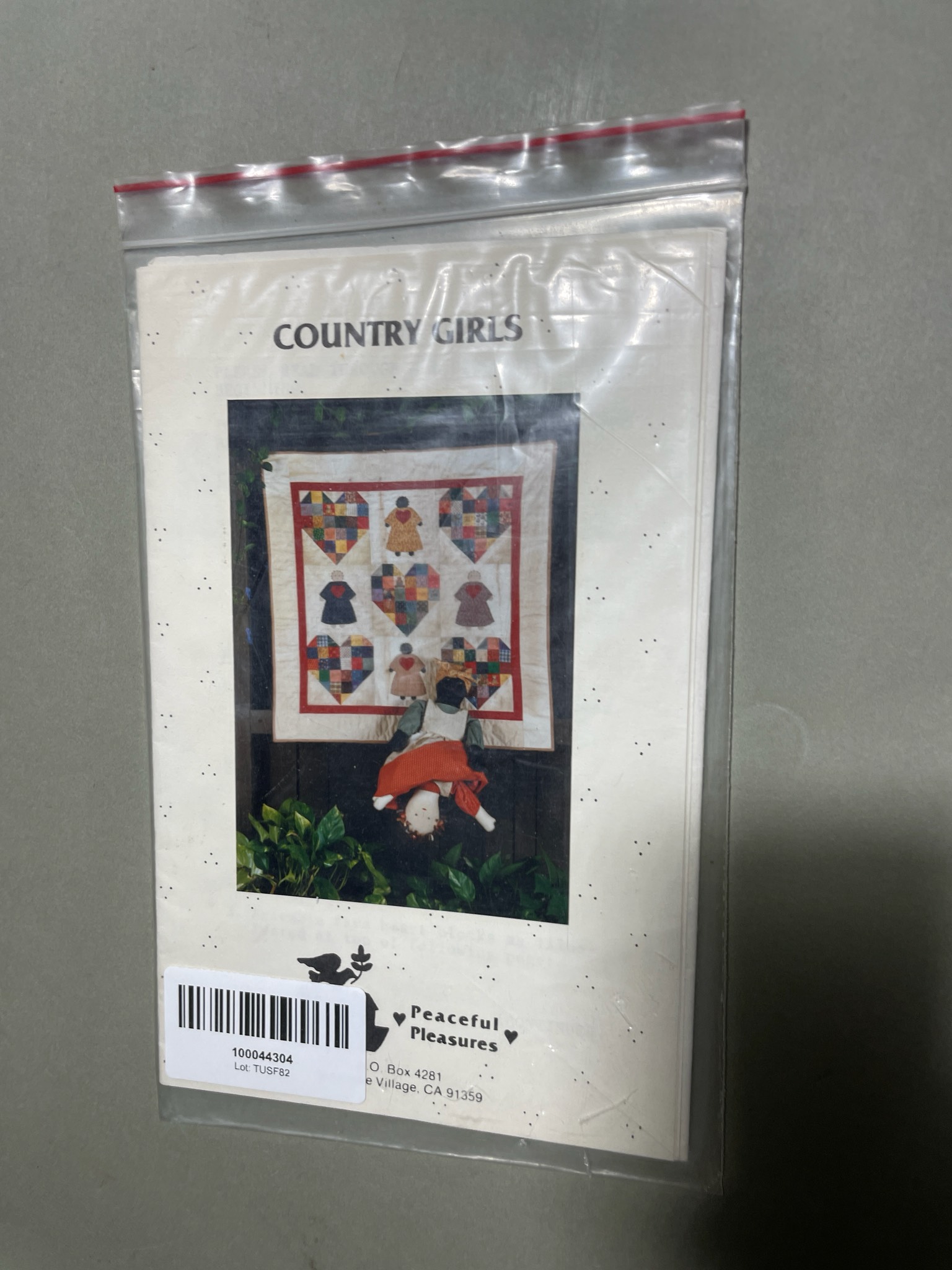 Peaceful Pleasures White Country Girls Quilt and Doll Sewing Pattern Size 22" doll; 32½" x 32½" quilt