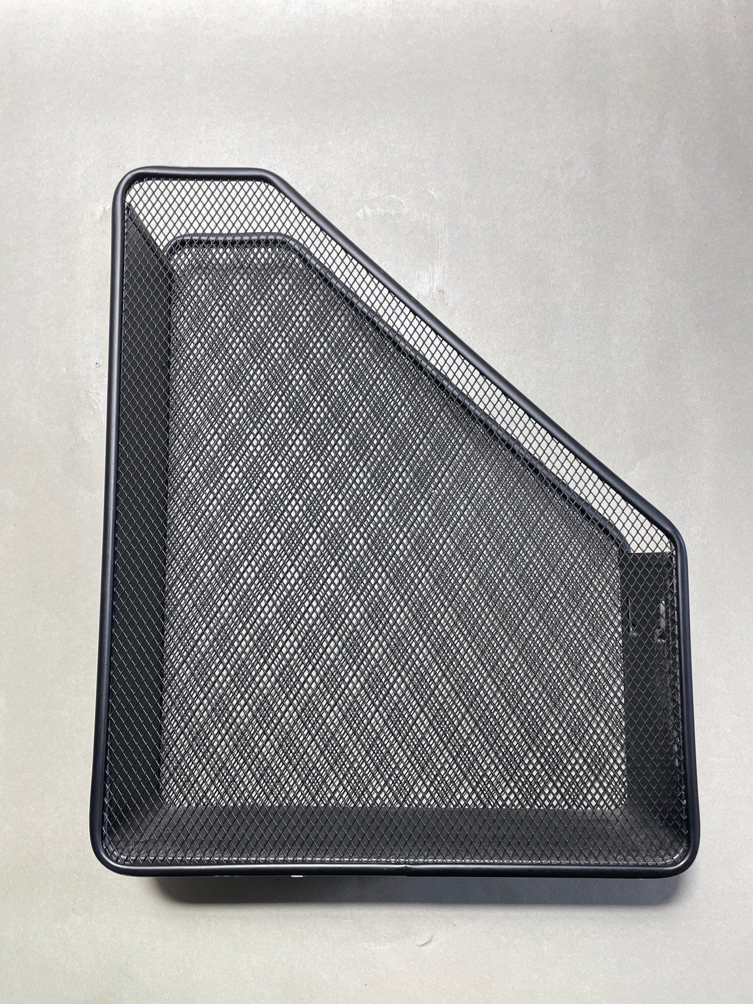 Black Metal Mesh Magazine Holder