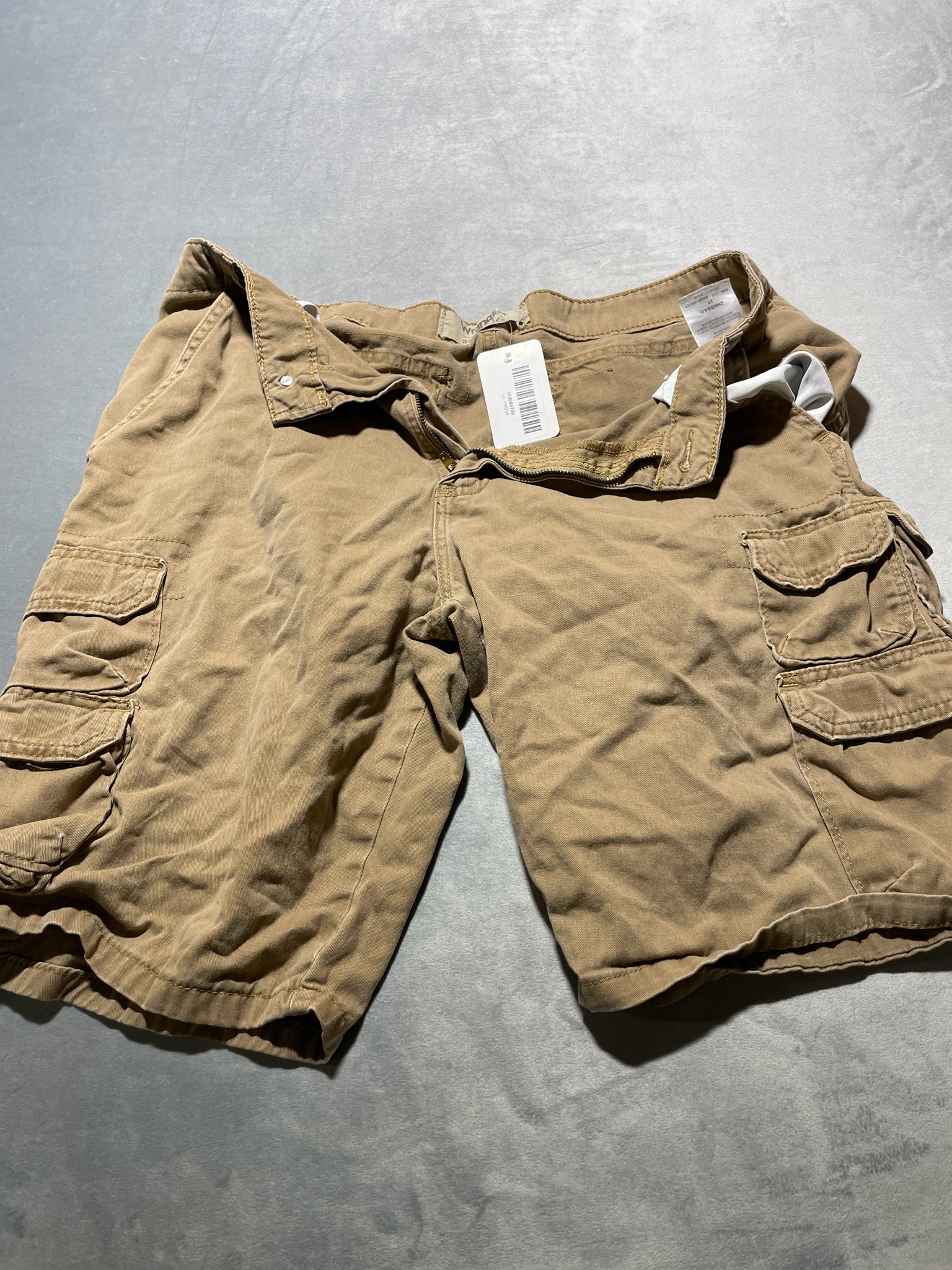Wrangler brown cotton cargo shorts size 33