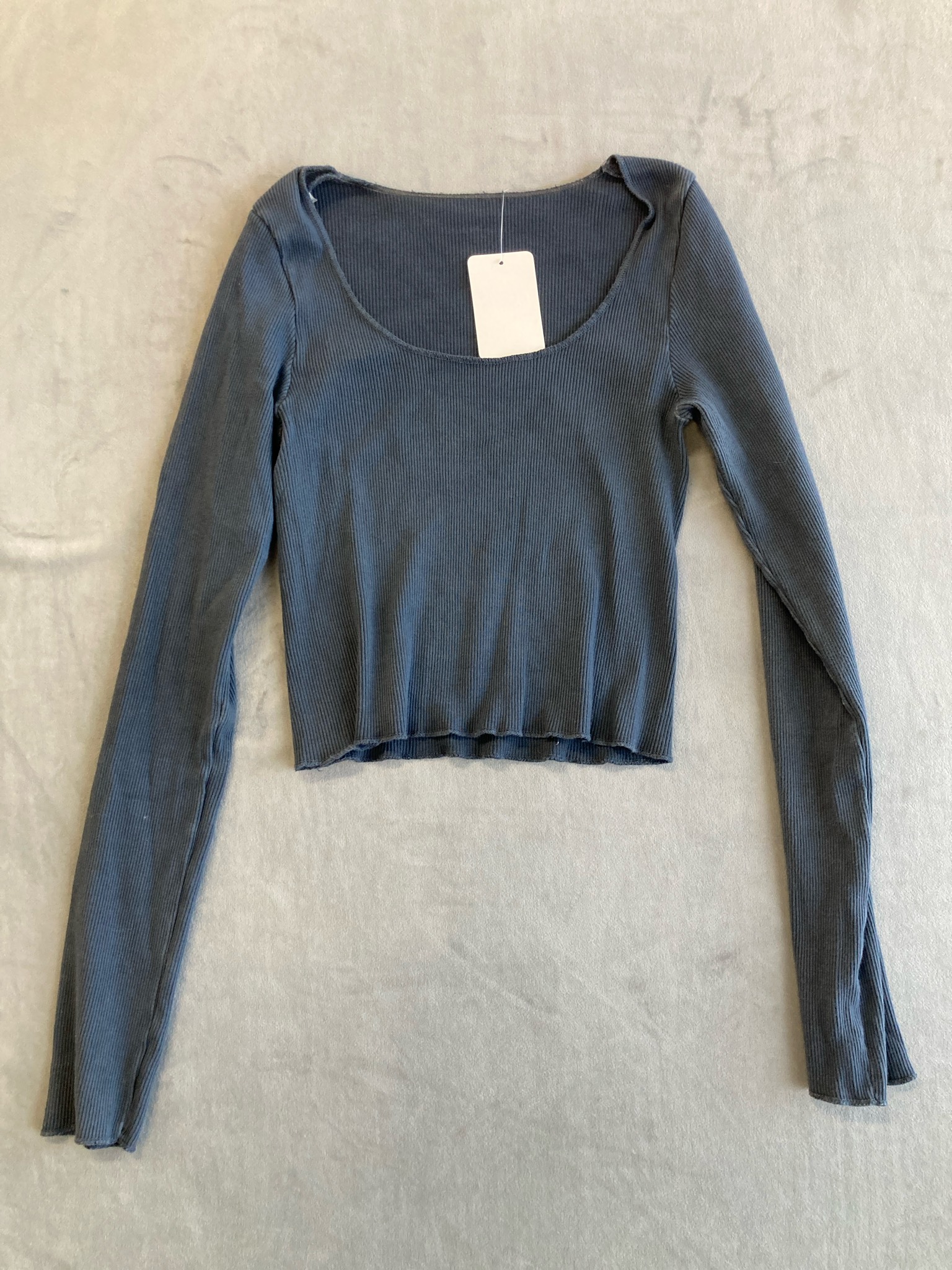 Blue-Gray Ribbed Knit Long Sleeve Crop Top