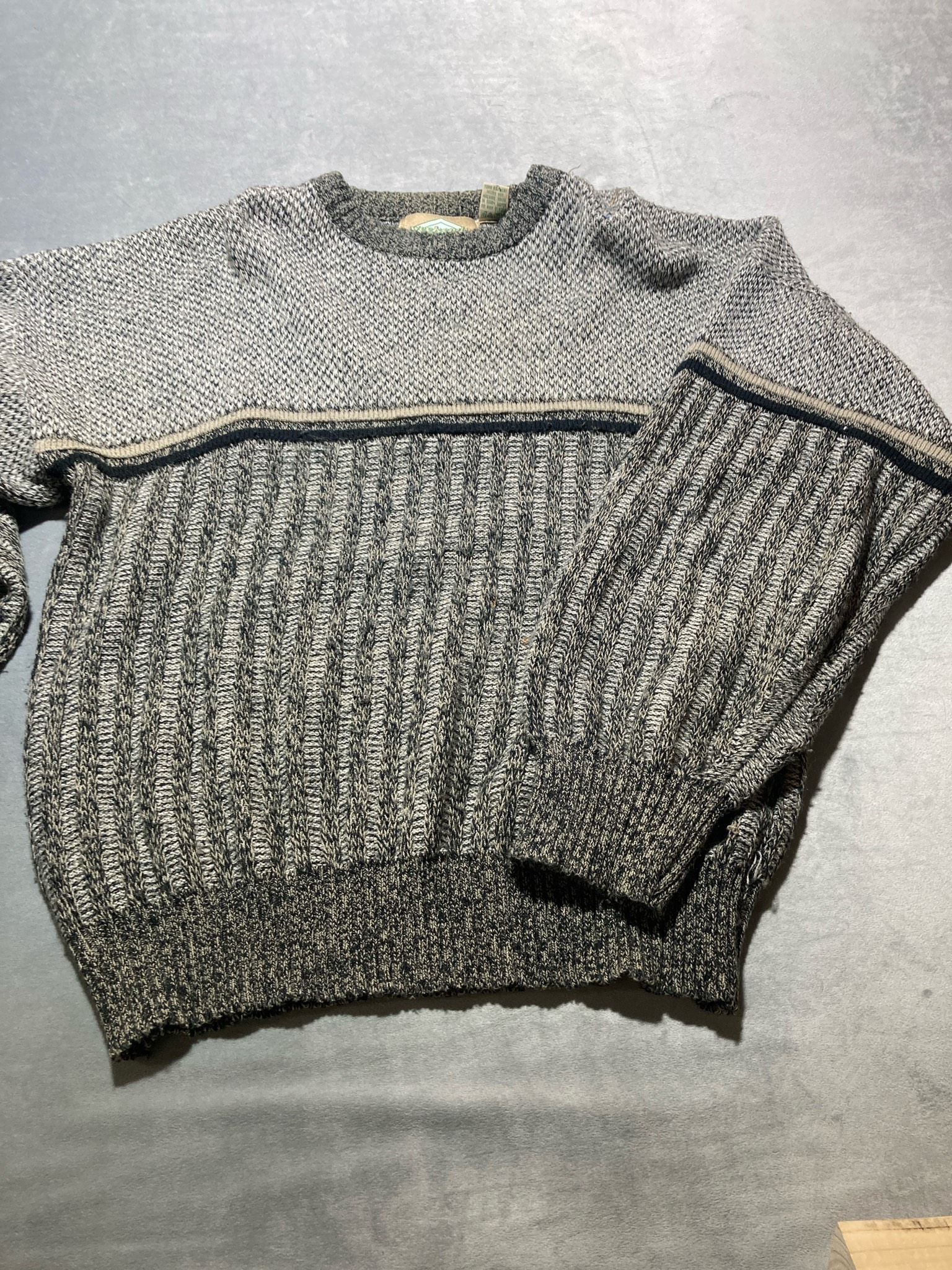  VTG Weekends Heather Grey Marled Acrylic Crewneck Sweater Size Large