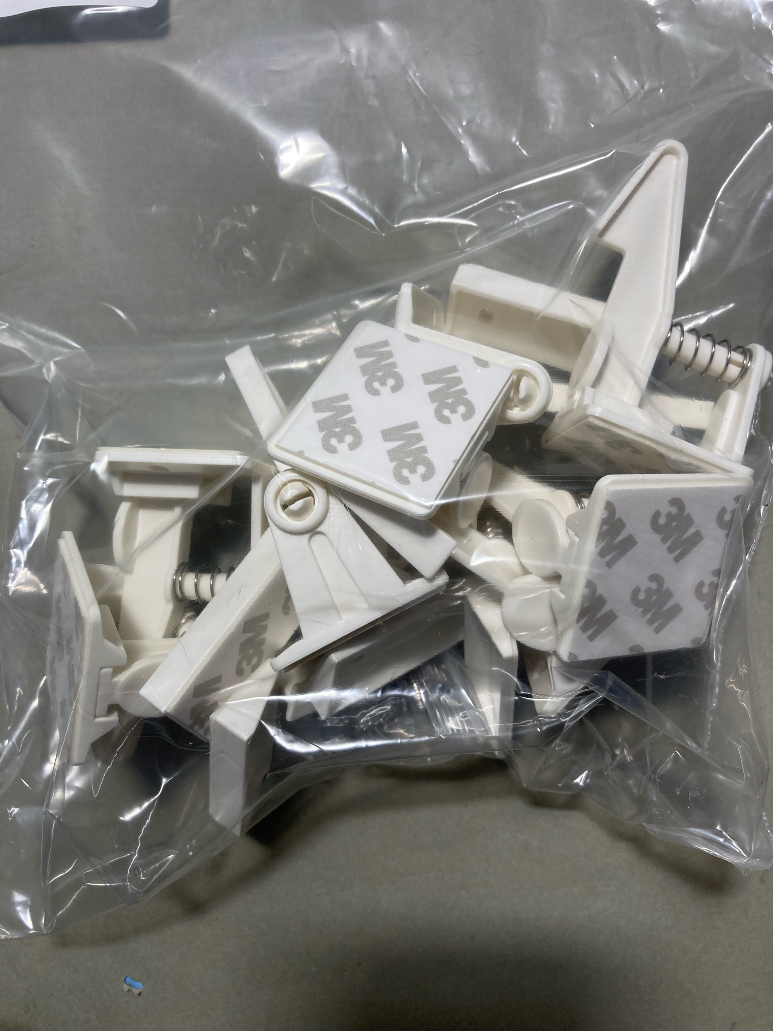 3M White Adhesive Cable Clips