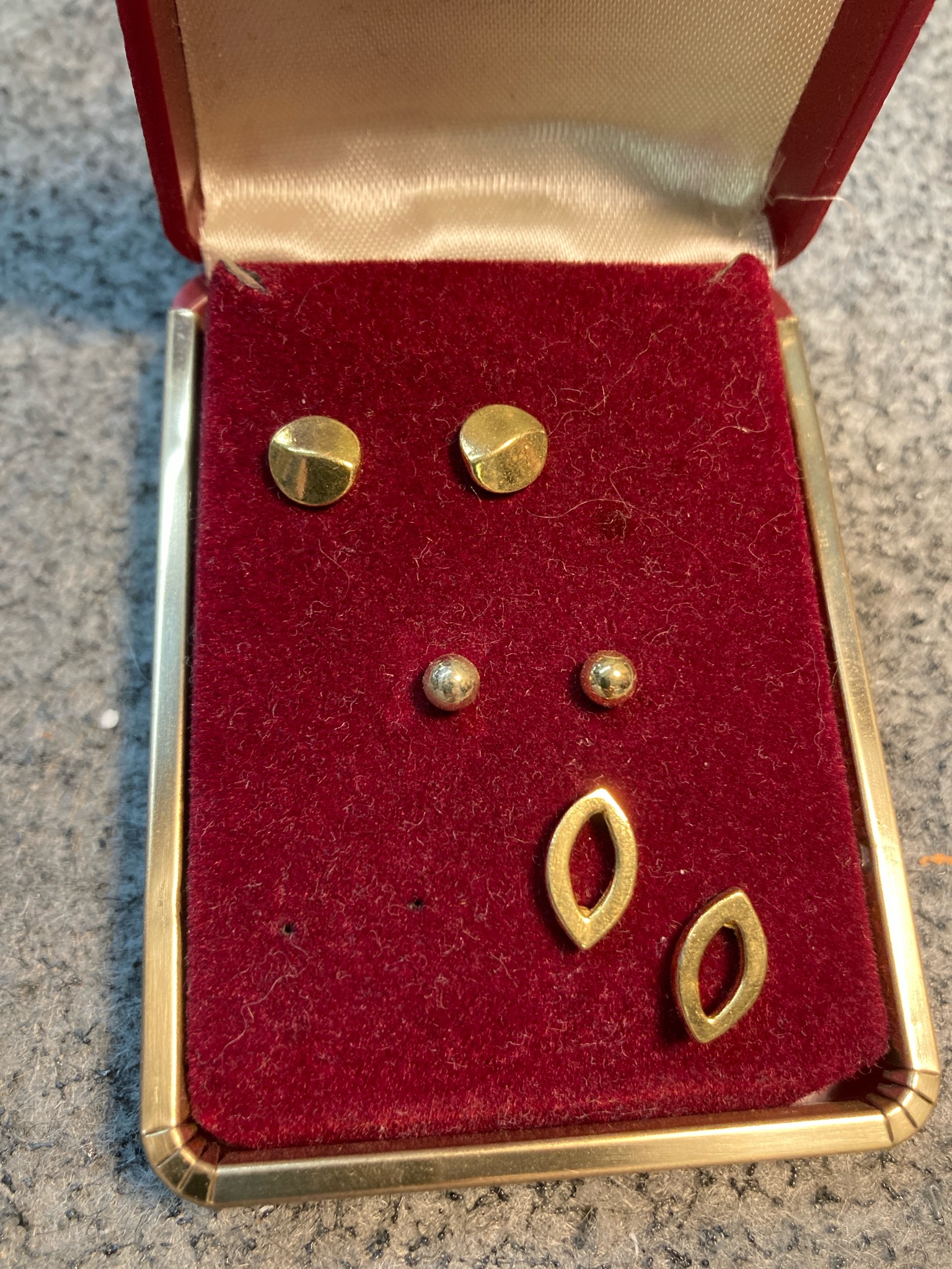 Vintage Gold Tone Stud Earring Set