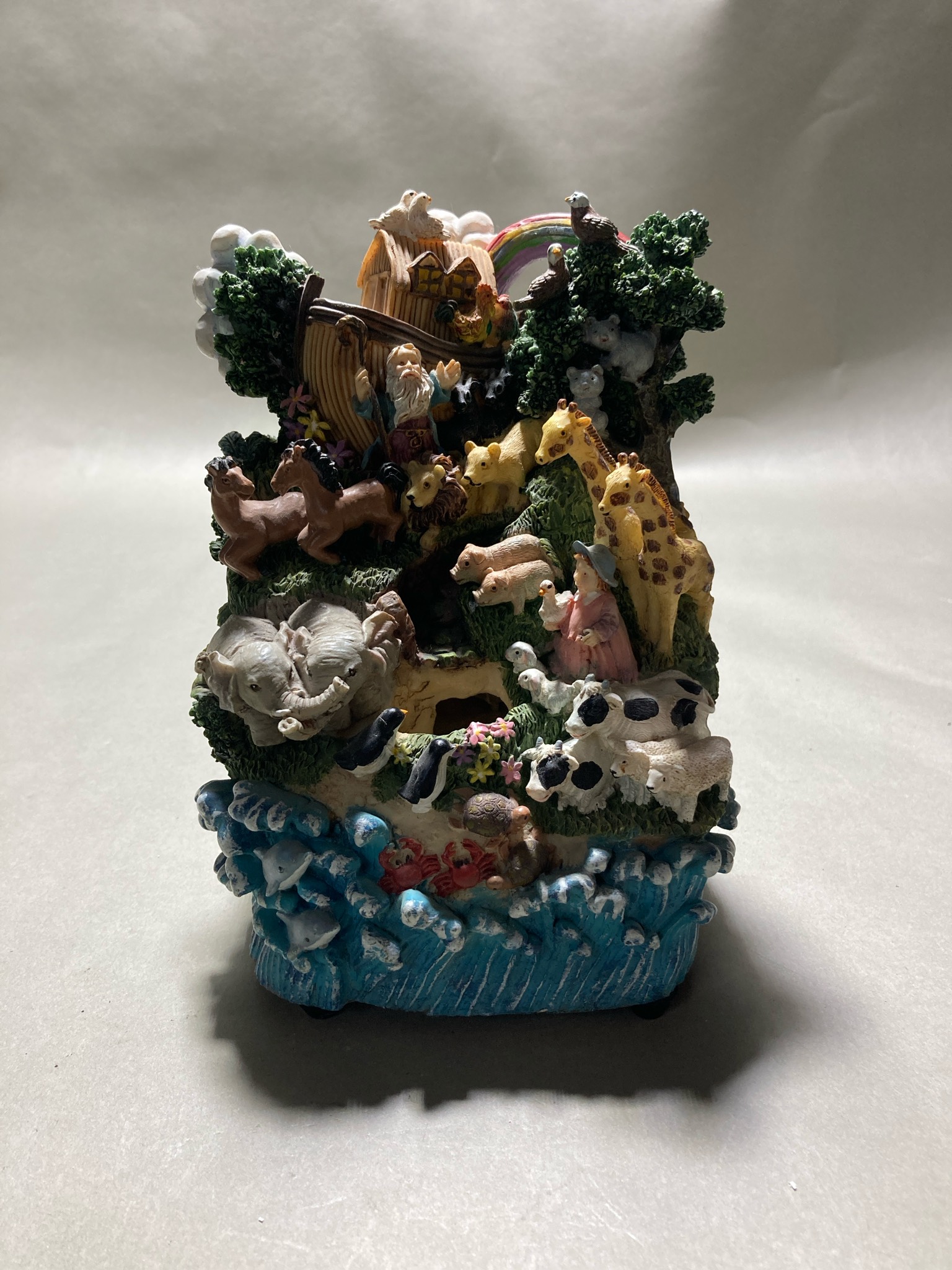 Multicolor Painted Noahs Ark Diorama