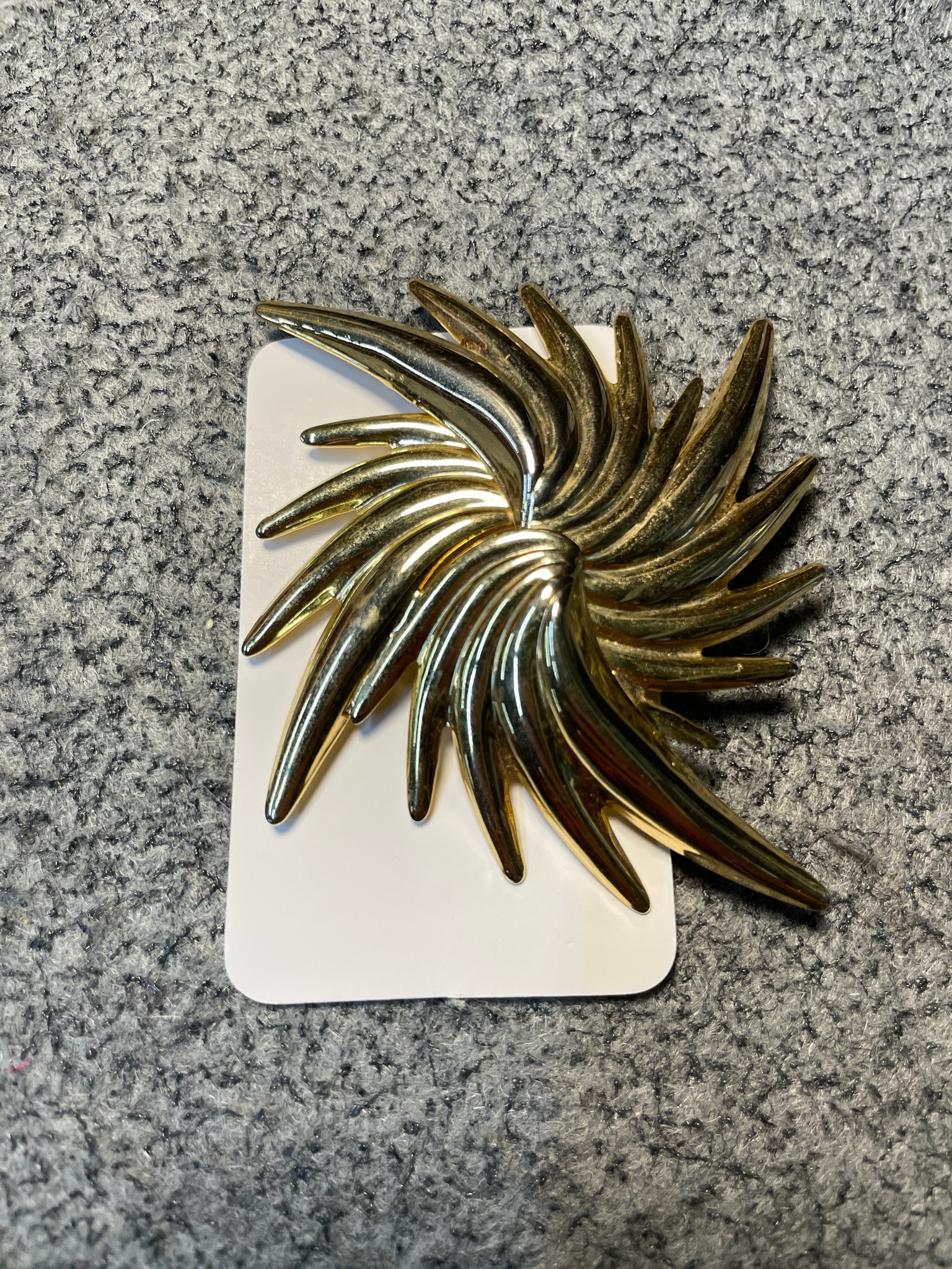 Vintage Gold Tone Sunburst Brooch