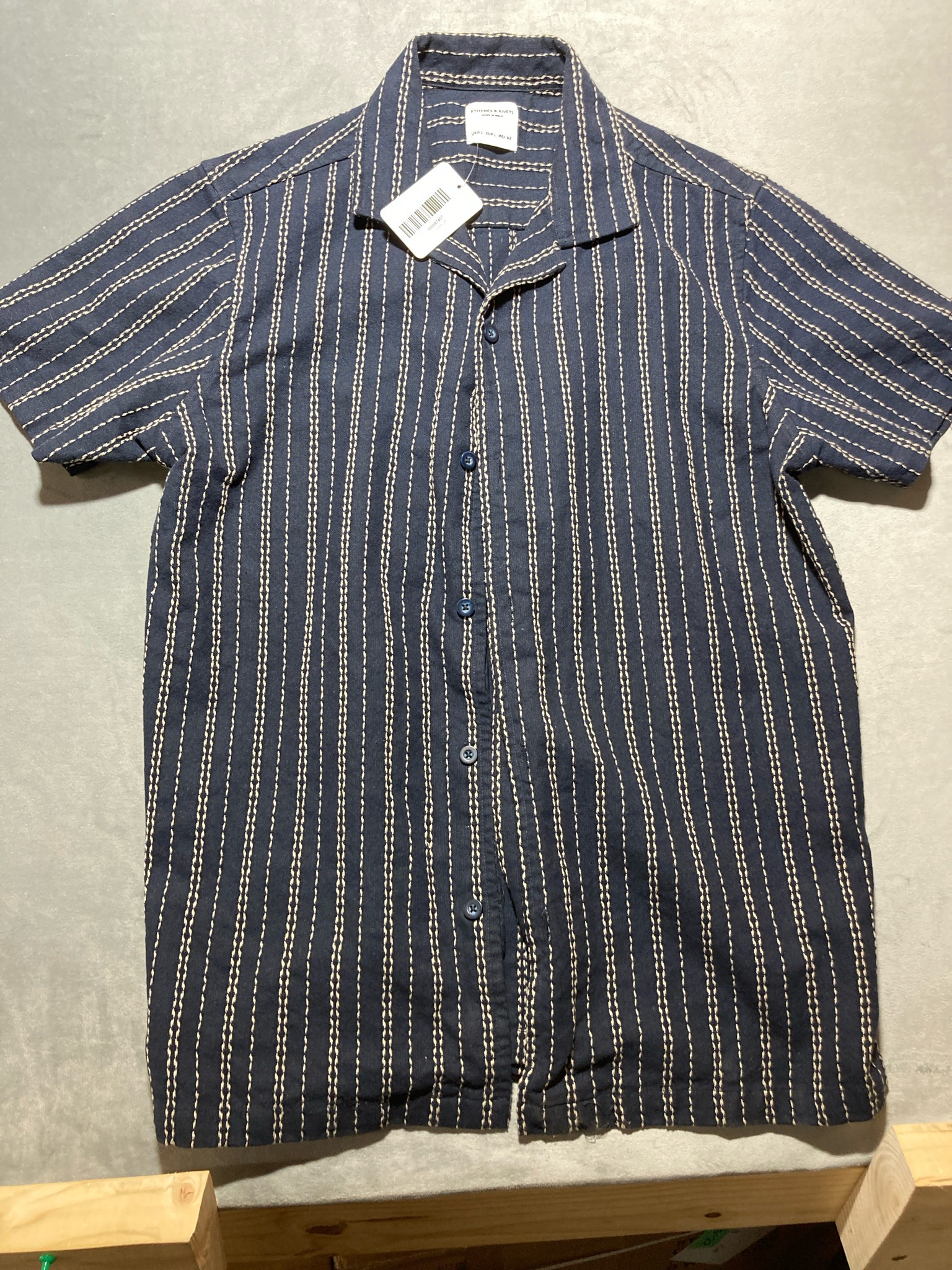 Stitches & Rivets Navy Vertical Stitched Stripe Short Sleeve Button-Up Shirt Size L