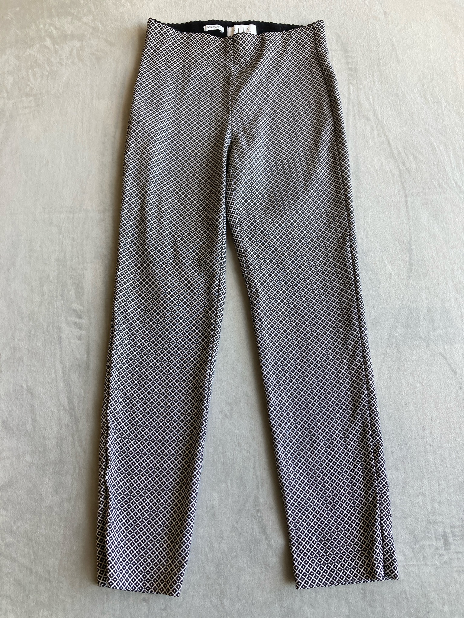 ELLE Black and White Geometric Textured Knit Jeggings