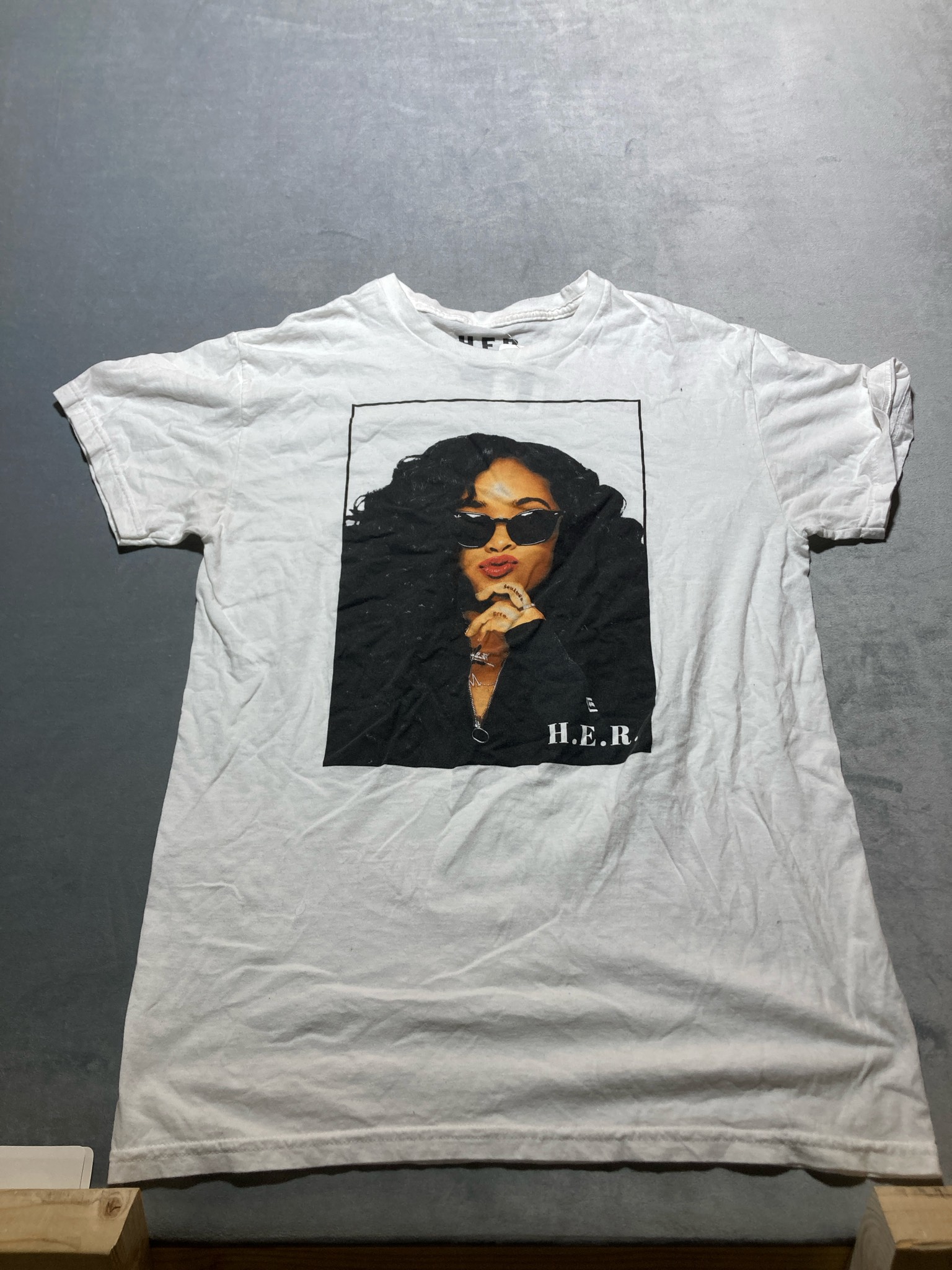 H.E.R. White Cotton Graphic T-Shirt Size Medium