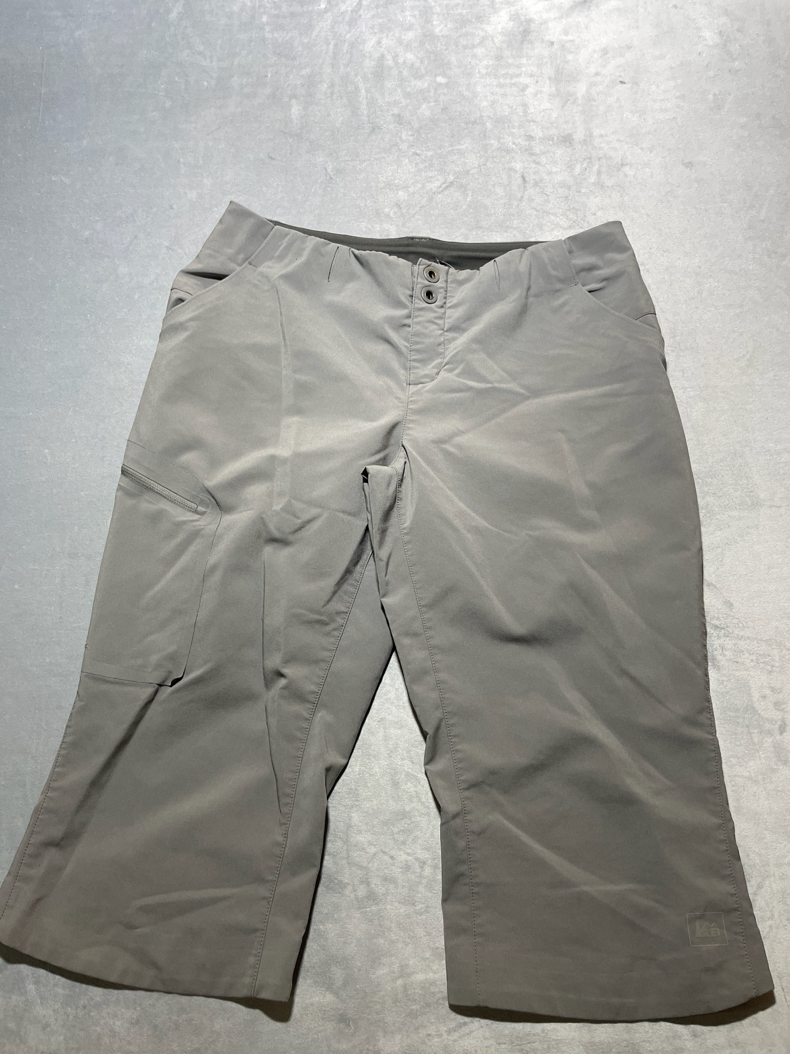 REI Grey Polyester-Spandex Capris Size Size 10