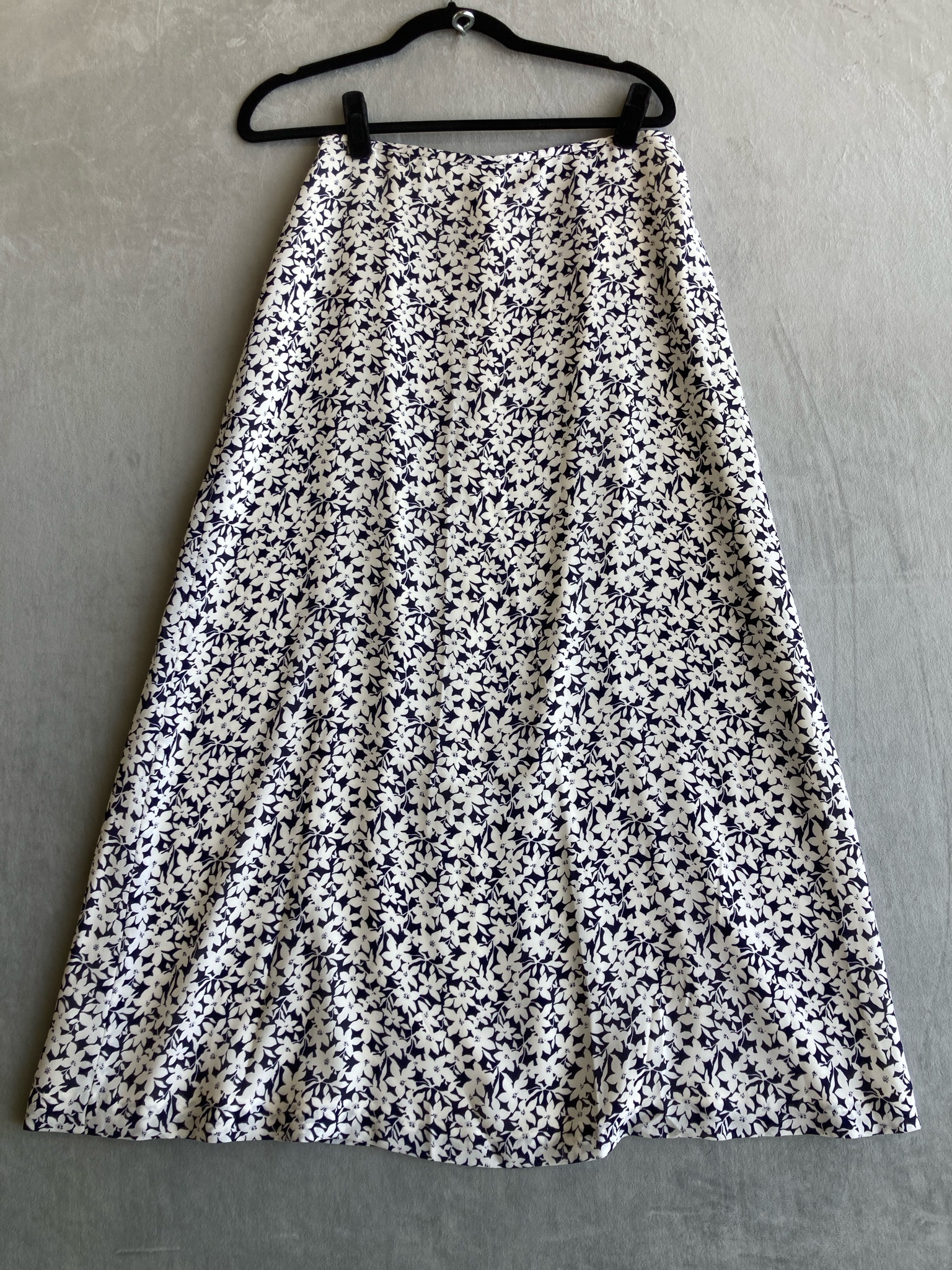 Josephine Chaus White Ditsy Floral Polyester Skirt Size Size 10