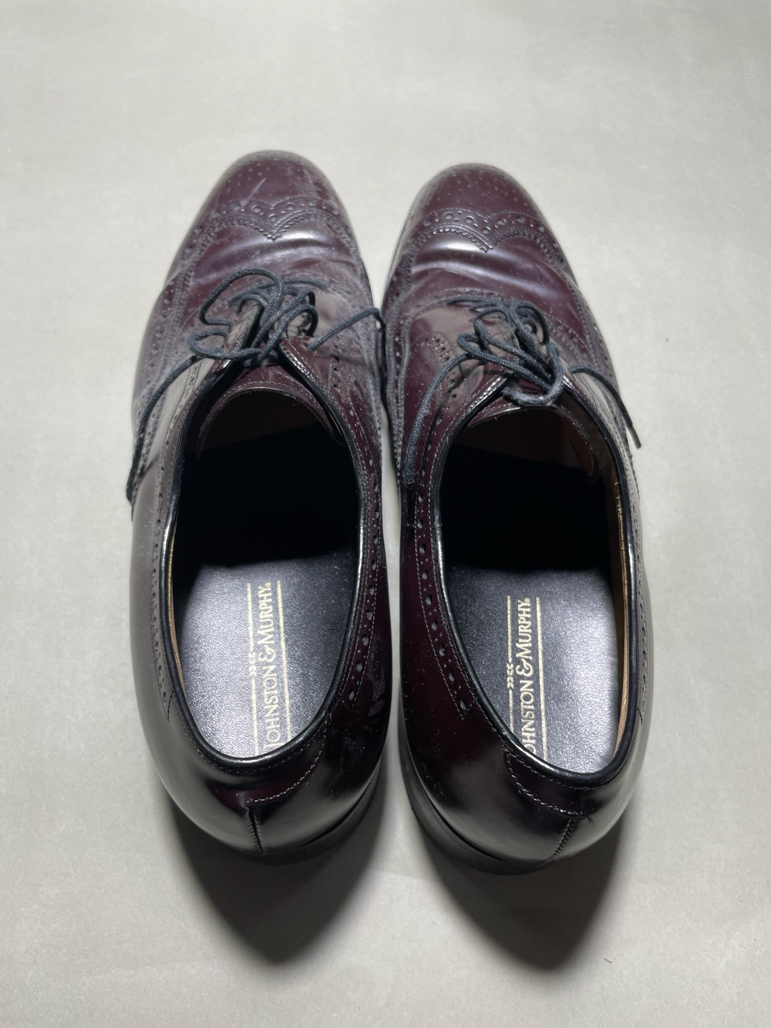 Johnston & Murphy Oxblood Leather Wingtip Dress Shoes size 10