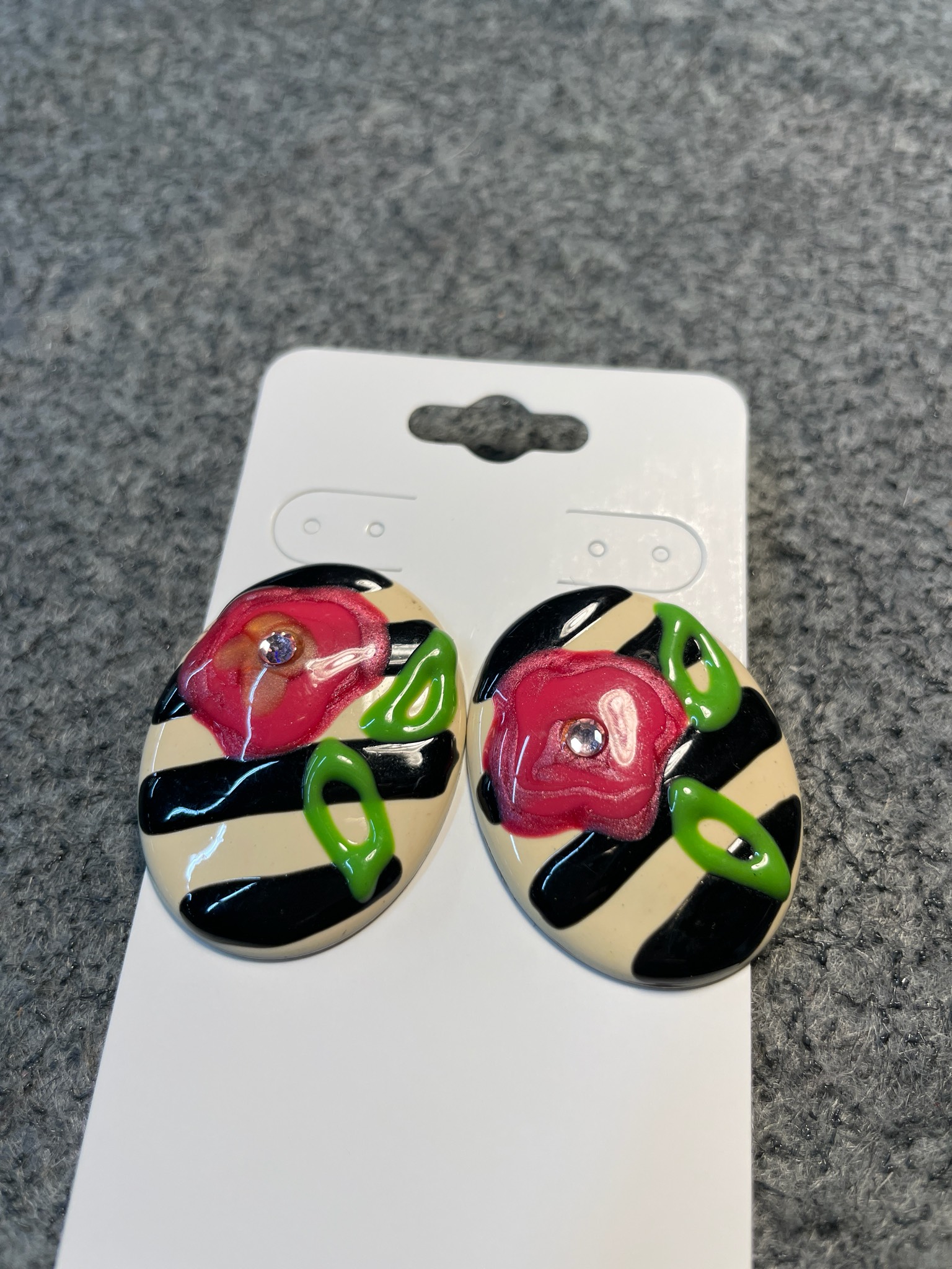 Vintage Cream and Black Oval Floral Earrings