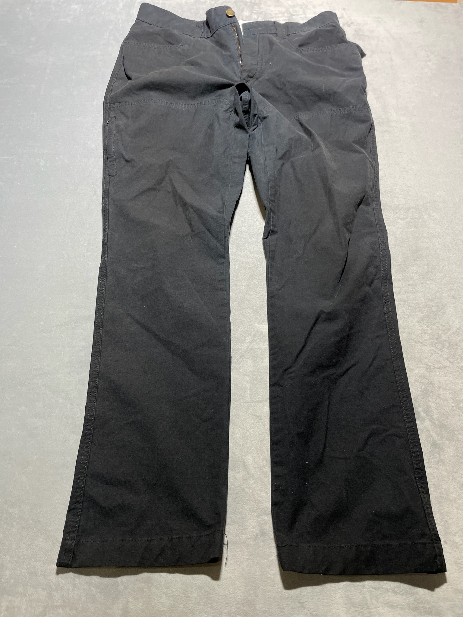 Kirkland black skinny chino pants size 32x32