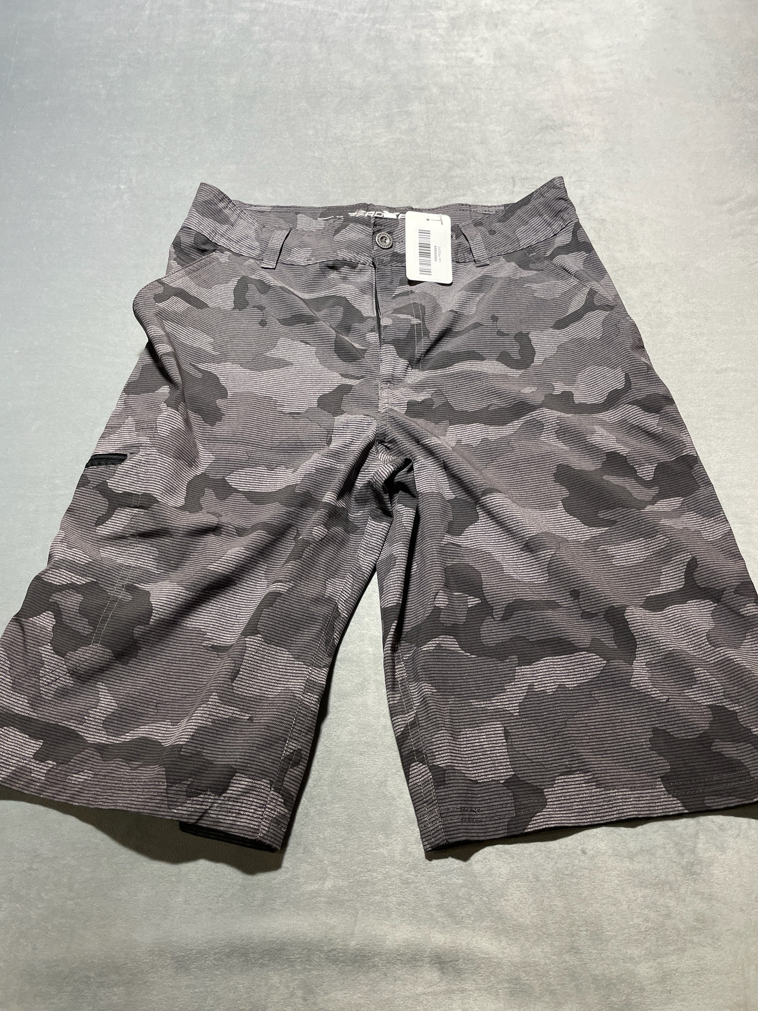 Zero X gray camo polyester blend performance shorts size 18