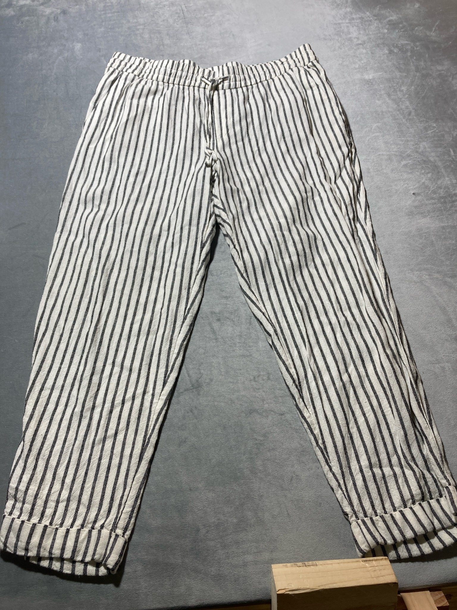 Old Navy White Vertical Stripe Textured Woven Pants Size L