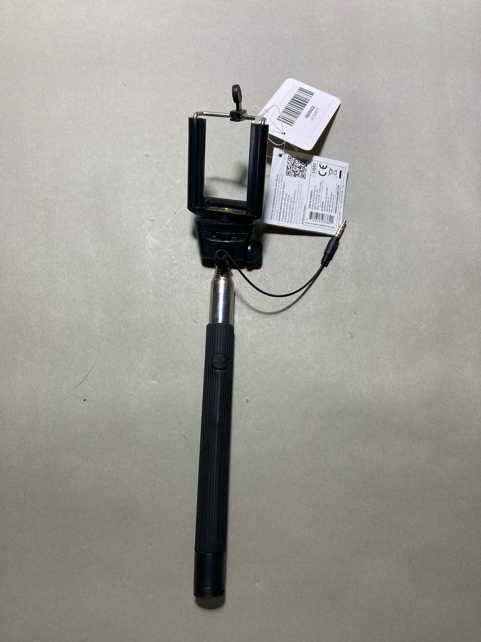 Black Wired Telescoping Selfie Stick